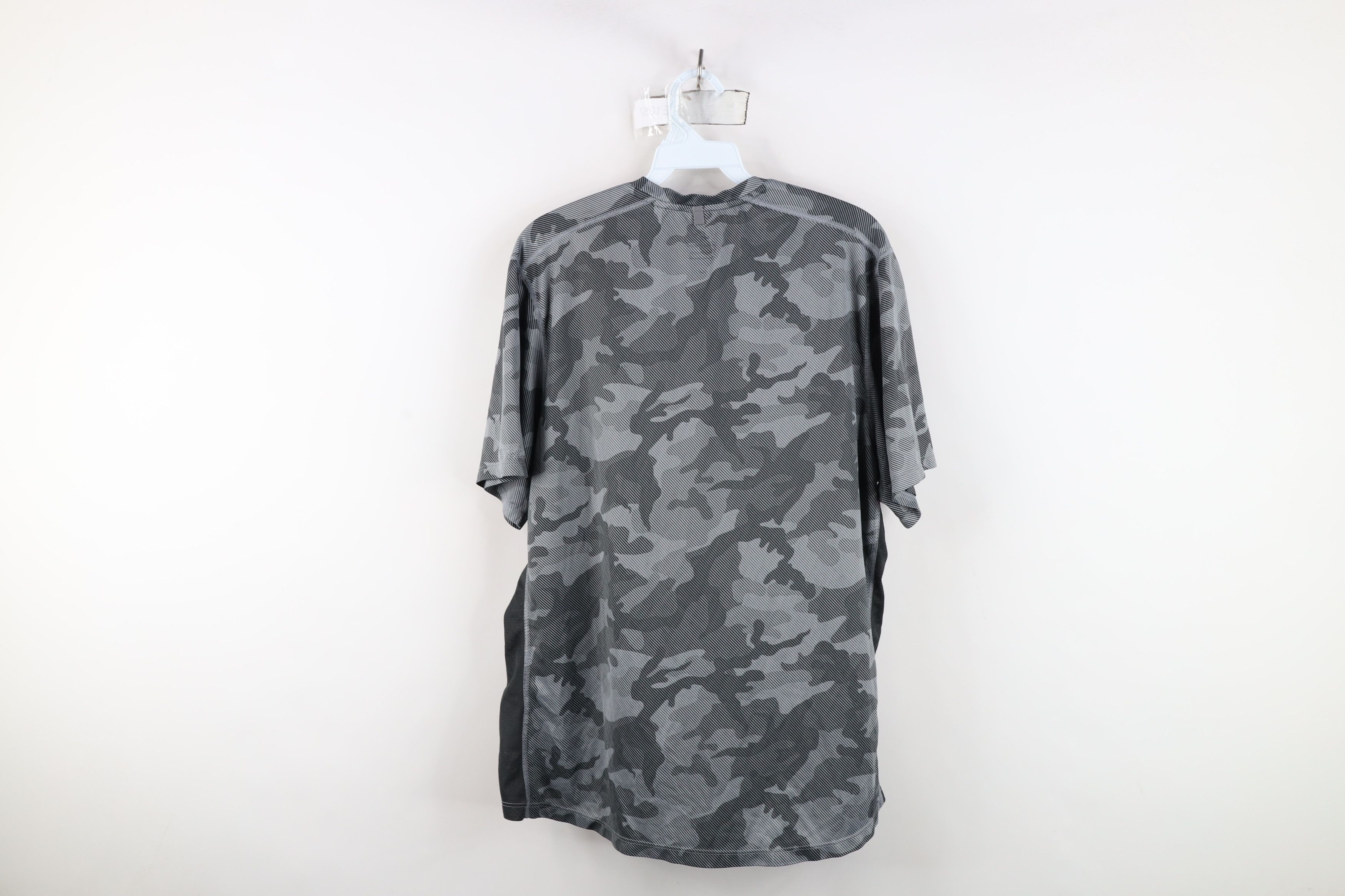 Nike Nike Running Travis Scott Mini Swoosh Camouflage T-Shirt Size US L / EU 52-54 / 3 - 12 Thumbnail
