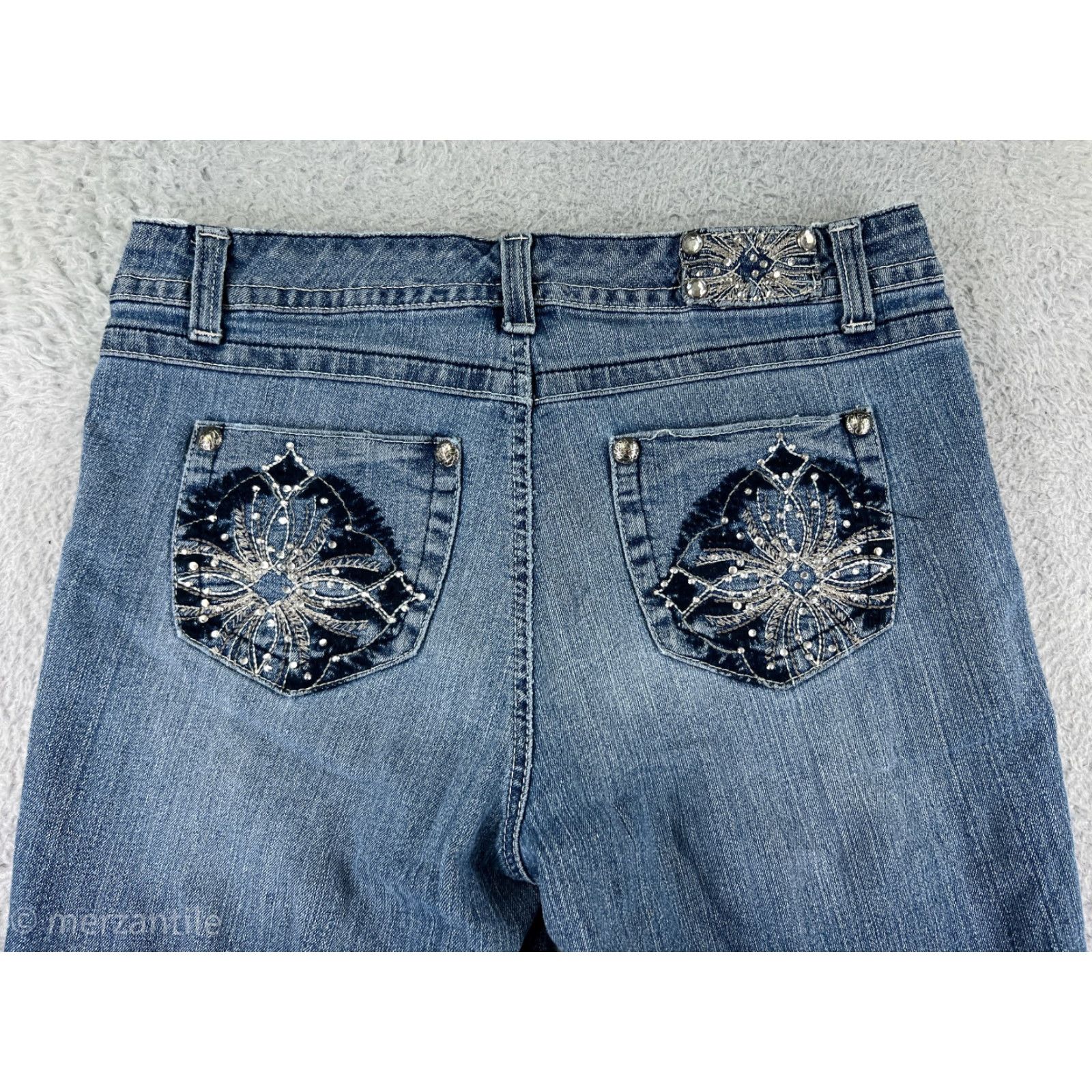 Style & Co VINTAGE Style & Co Blue Denim Capri Pants Womens Size 10P Floral Embroidered Cropped Size 32" / US 10 / IT 46 - 3 Thumbnail