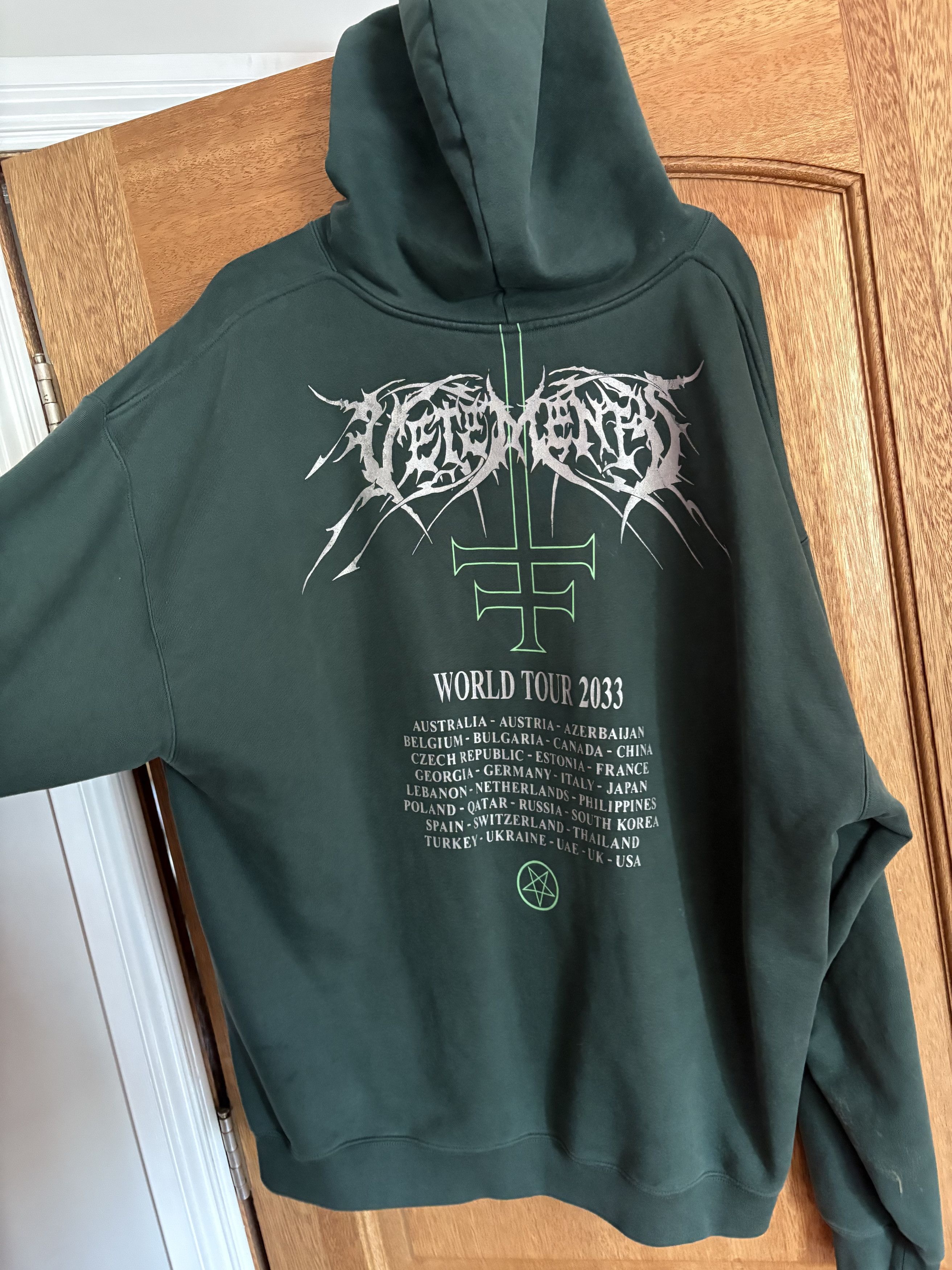 Vetements Vetements METAL PATCH LOGO Hoodie Size US L / EU 52-54 / 3 - 2 Thumbnail