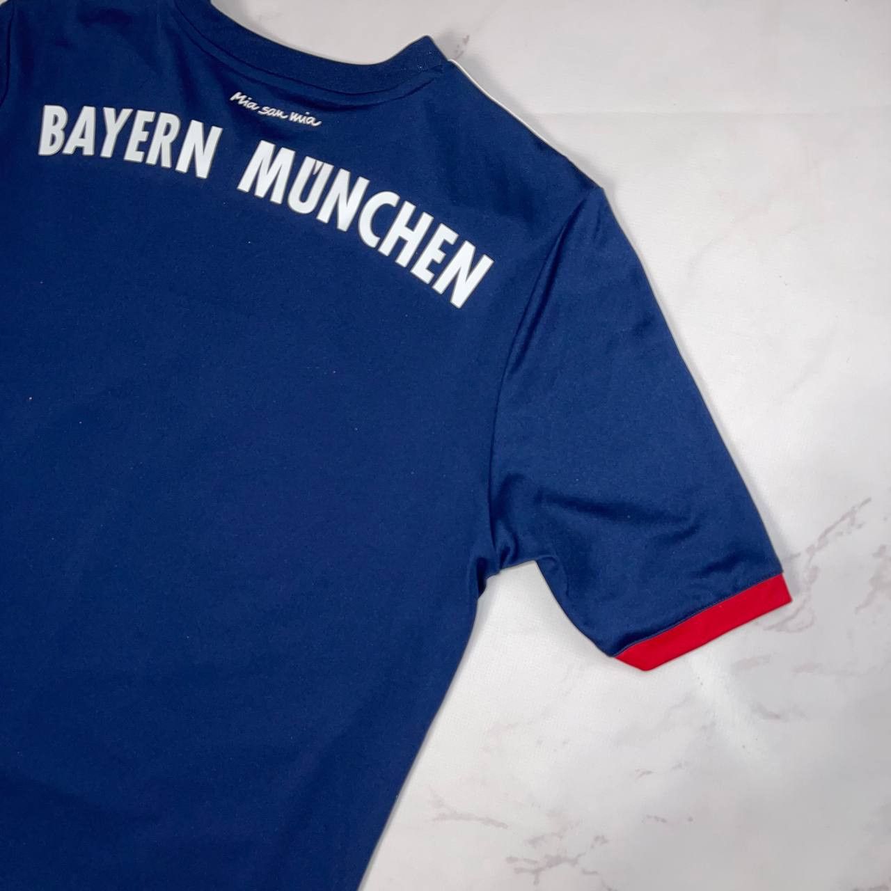 Adidas AdidasB AYERN MUNICH 2017 Away Football Shirt Soccer Jersey Size US M / EU 48-50 / 2 - 11 Thumbnail
