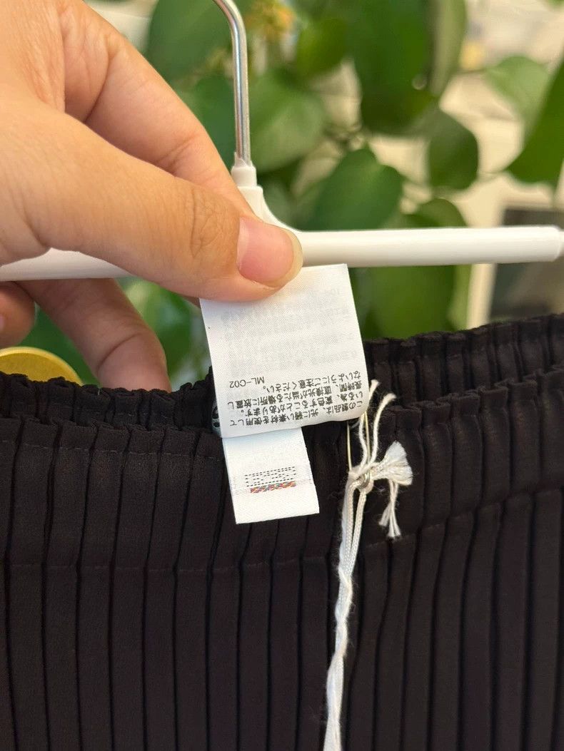 Issey Miyake Issey Miyake size:2 black skirt Size 42" / US 20 - 6 Thumbnail