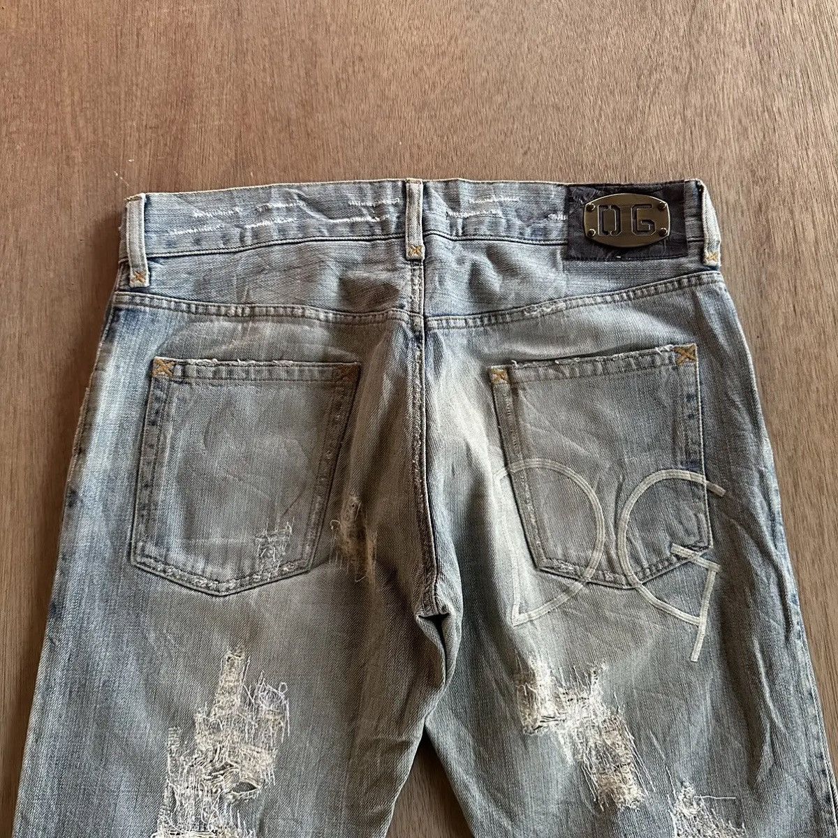 Dolce & Gabbana SICKSS 💥 VTG DOLCE&GABBANA DISTRESSED DENIM LIGHTWASH PANT Size US 34 / EU 50 - 16 Thumbnail