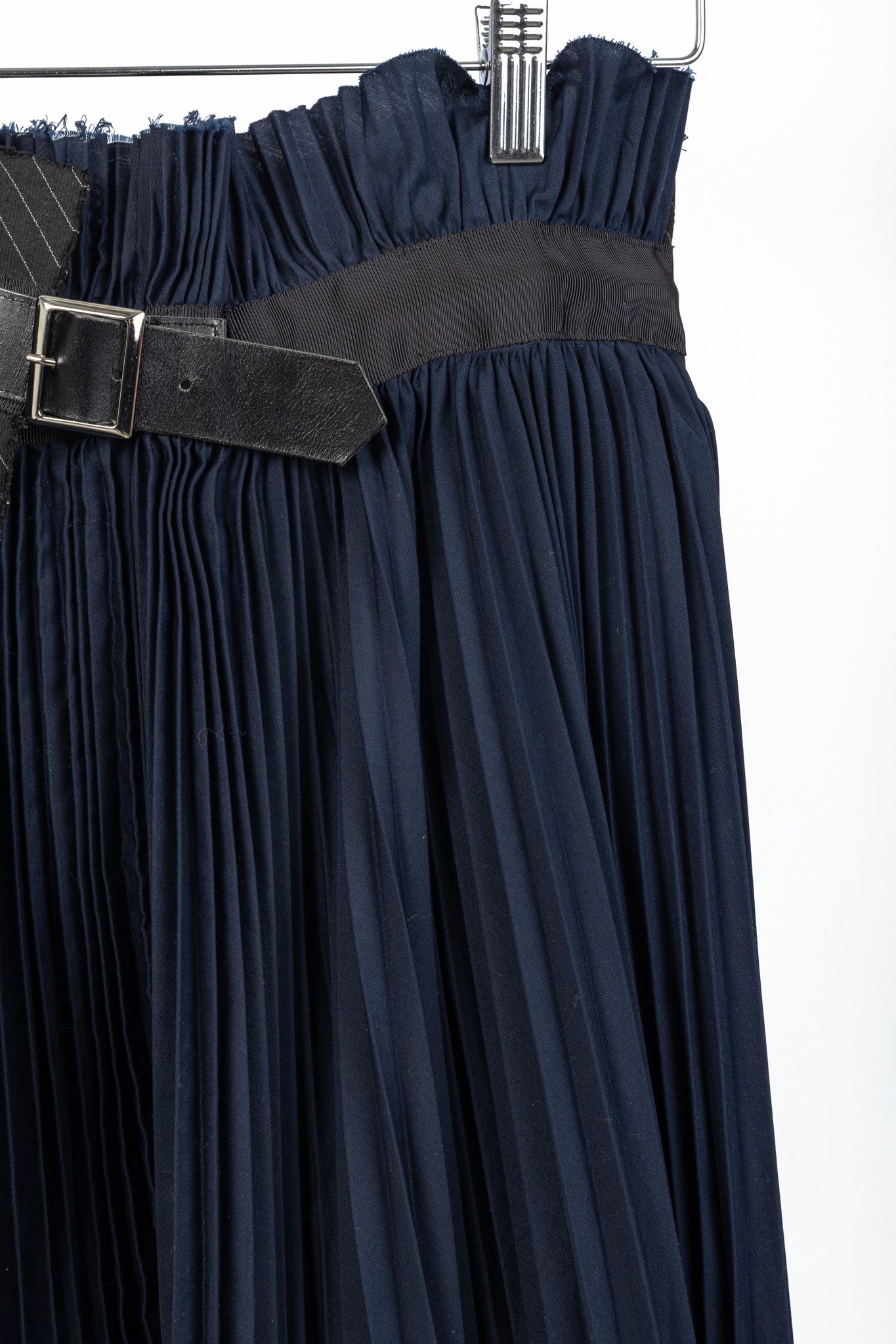 Sacai Sacai Black & Navy Pinstripe Docking Pleated Skirt Size 28" / US 6 / IT 42 - 5 Thumbnail