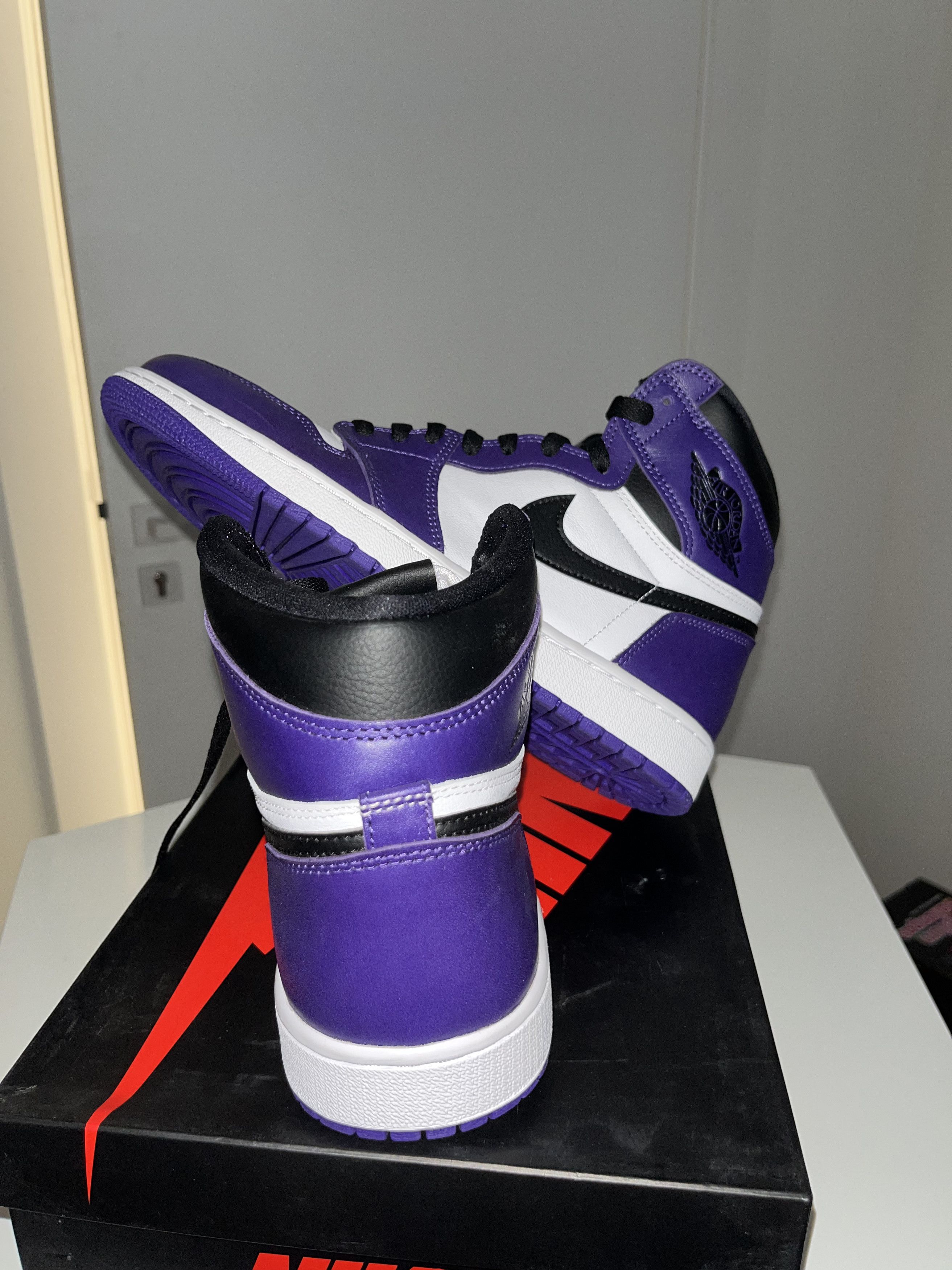Nike Nike Air Jordan 1 Retro High OG Size US 9.5 / EU 42-43 - 4 Thumbnail