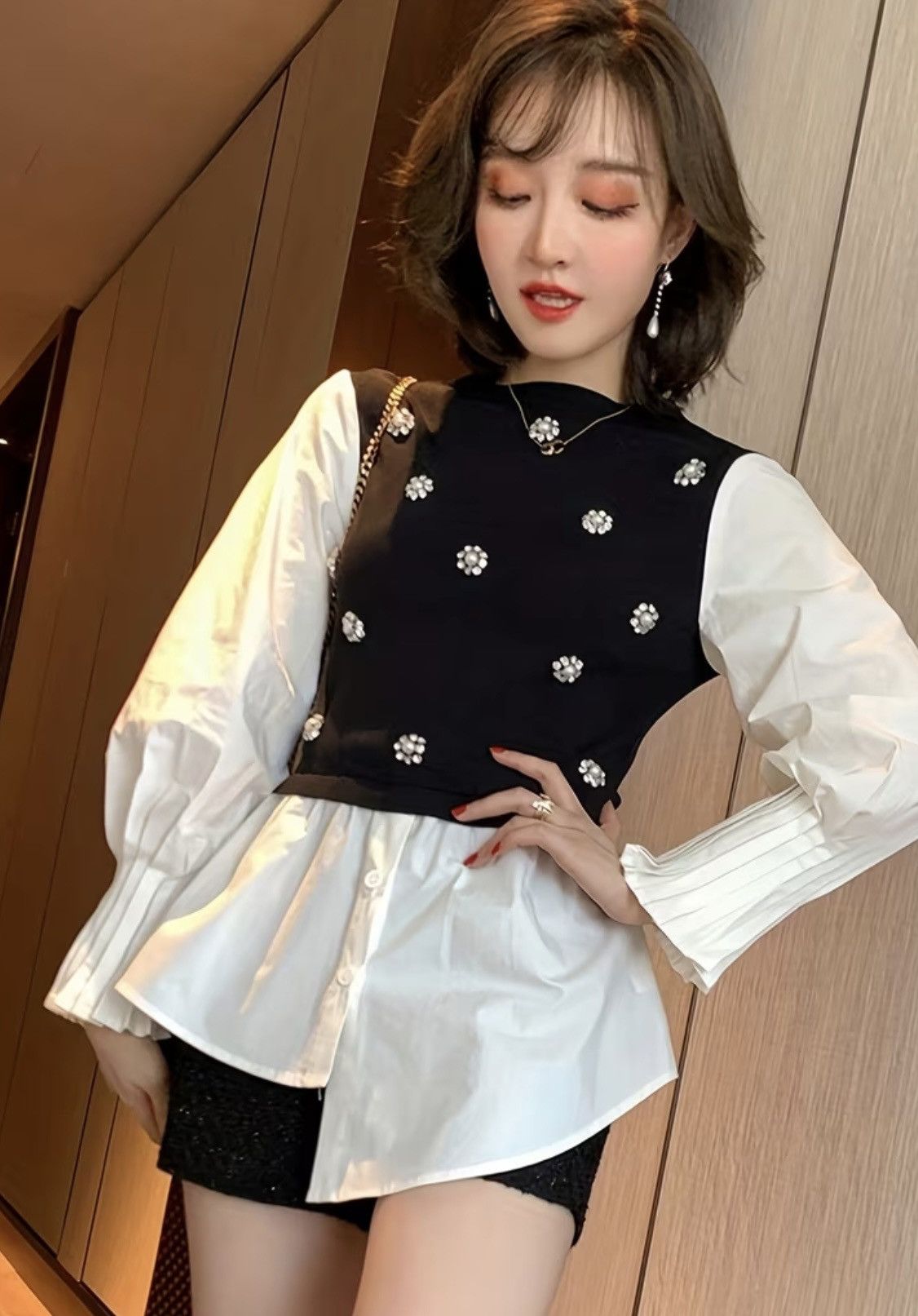 & Other Stories Beautiful pearl shirt Size M / US 6-8 / IT 42-44 - 1 Thumbnail