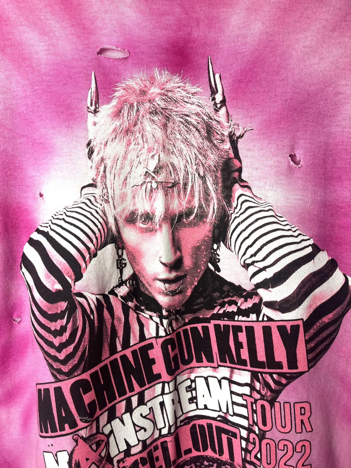 Band Tees Machine Gun Kelly 2022 Tour T Shirt Size US M / EU 48-50 / 2 - 3 Thumbnail