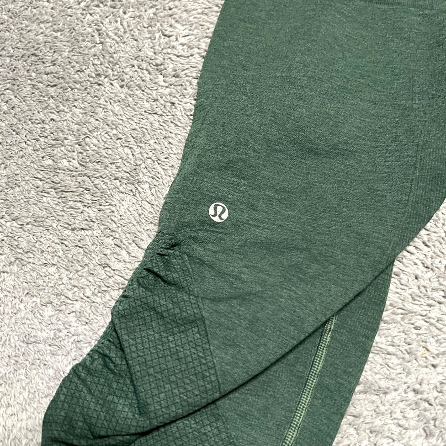 Lululemon Lululemon Leggings Cropped Womens 8 In The Flow Crop II Seamless Green Size 30" / US 8 / IT 44 - 3 Thumbnail