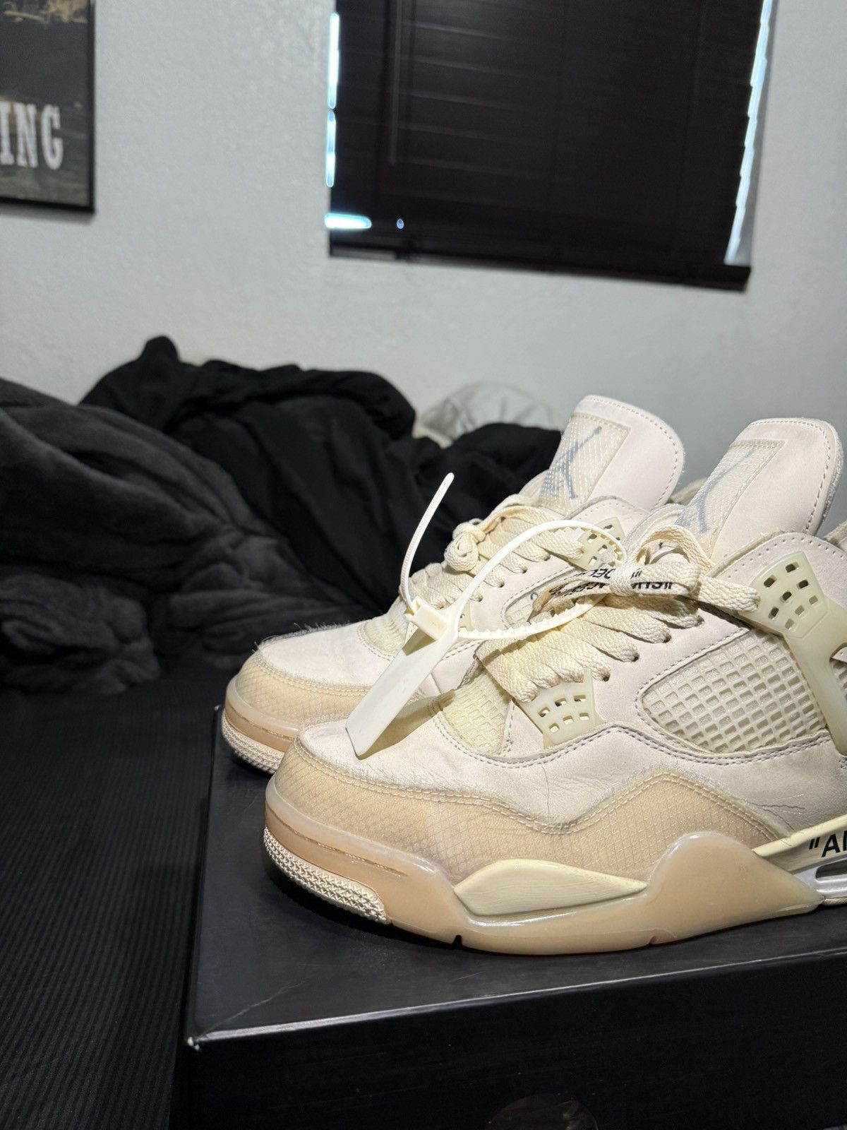 Jordan Brand × Off-White Air Jordan 4 Retro Off-White Sail Size US 9.5 / EU 42-43 - 22 Thumbnail