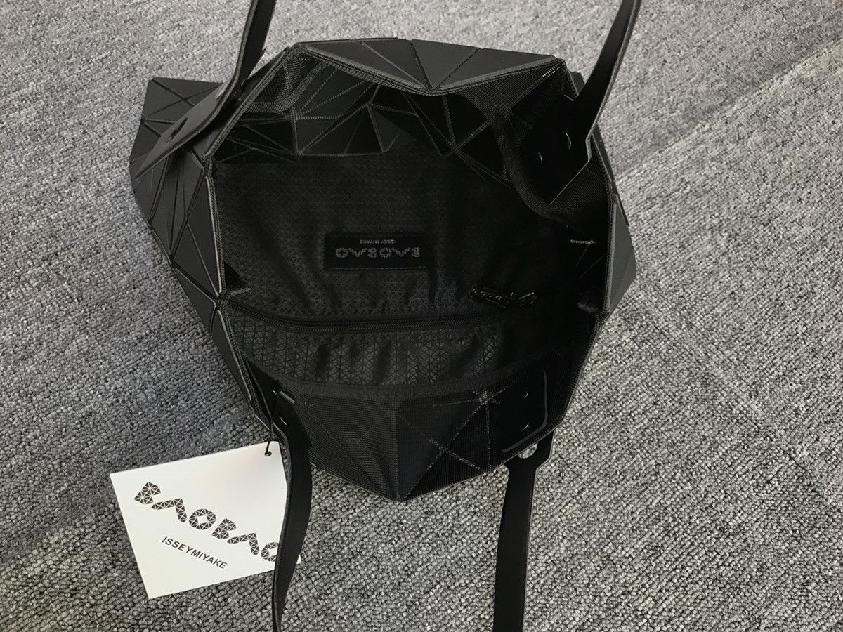 Issey Miyake Bao Bao BAO BAO ISSEY MIYAKE WHITE LUCENT BASIC TOTE Size ONE SIZE - 4 Thumbnail