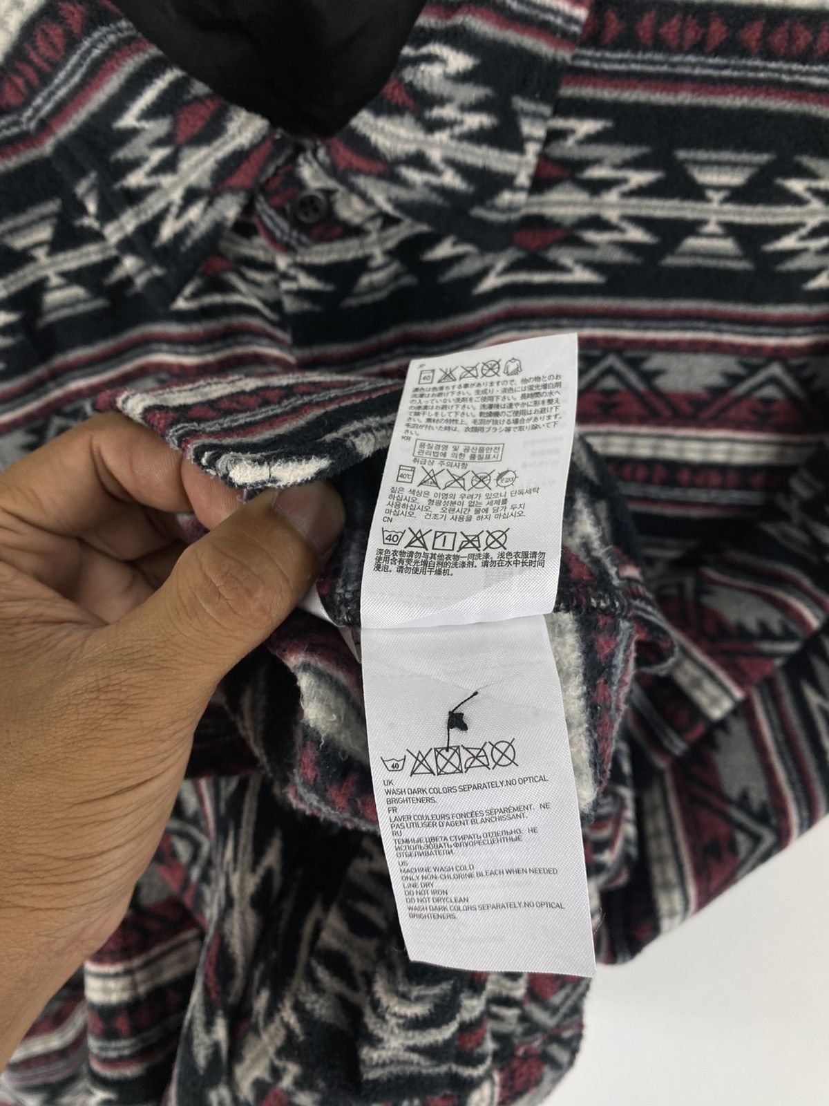 Flannel Uniqlo Flannel Navajo Unique Pattern Button Up Size US M / EU 48-50 / 2 - 13 Thumbnail