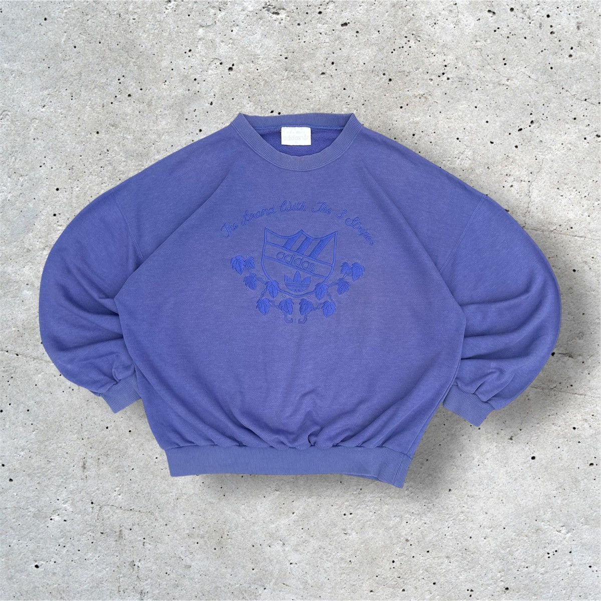 Adidas × Vintage Vintage 90s RARE Adidas Embroidered Spellout Sweatshirt Size M / US 6-8 / IT 42-44 - 1 Thumbnail