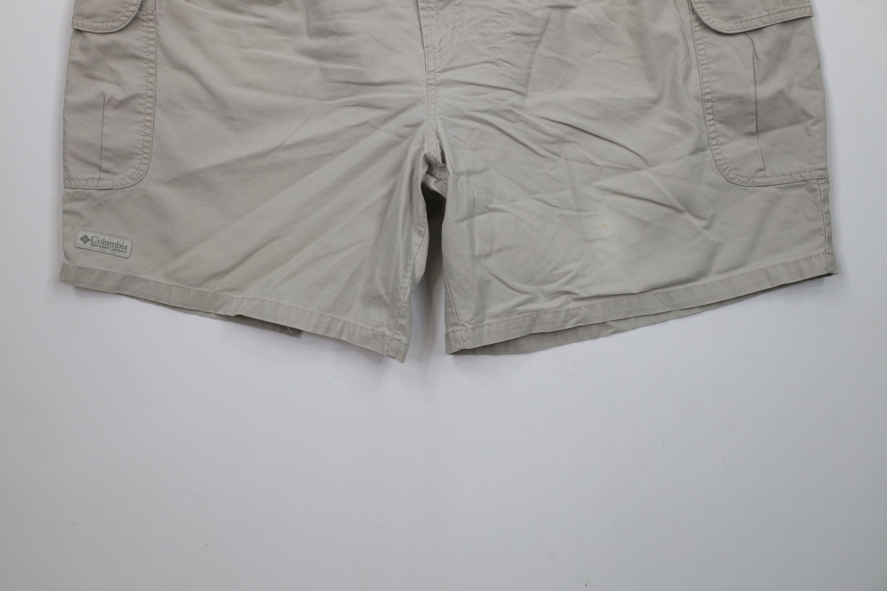 Columbia × Vintage Vintage Columbia Spell Out Above Knee Cargo Shorts Cotton Size US 42 / EU 58 - 4 Thumbnail