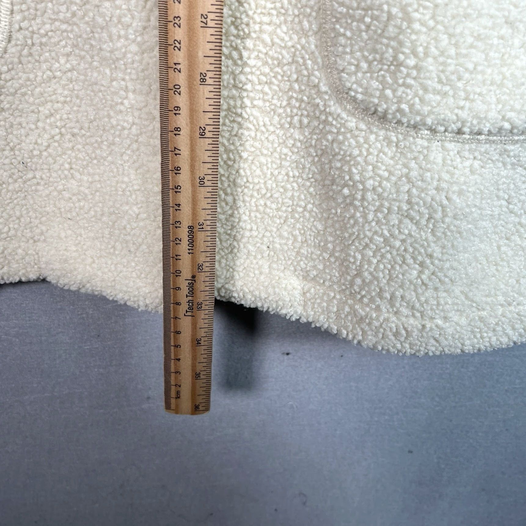 Uniqlo Uniqlo Coat Women's Large Ivory White Fleece Jacket Polyester L Solid Button Coat Basic Jacket Modern Size L / US 10 / IT 46 - 3 Thumbnail