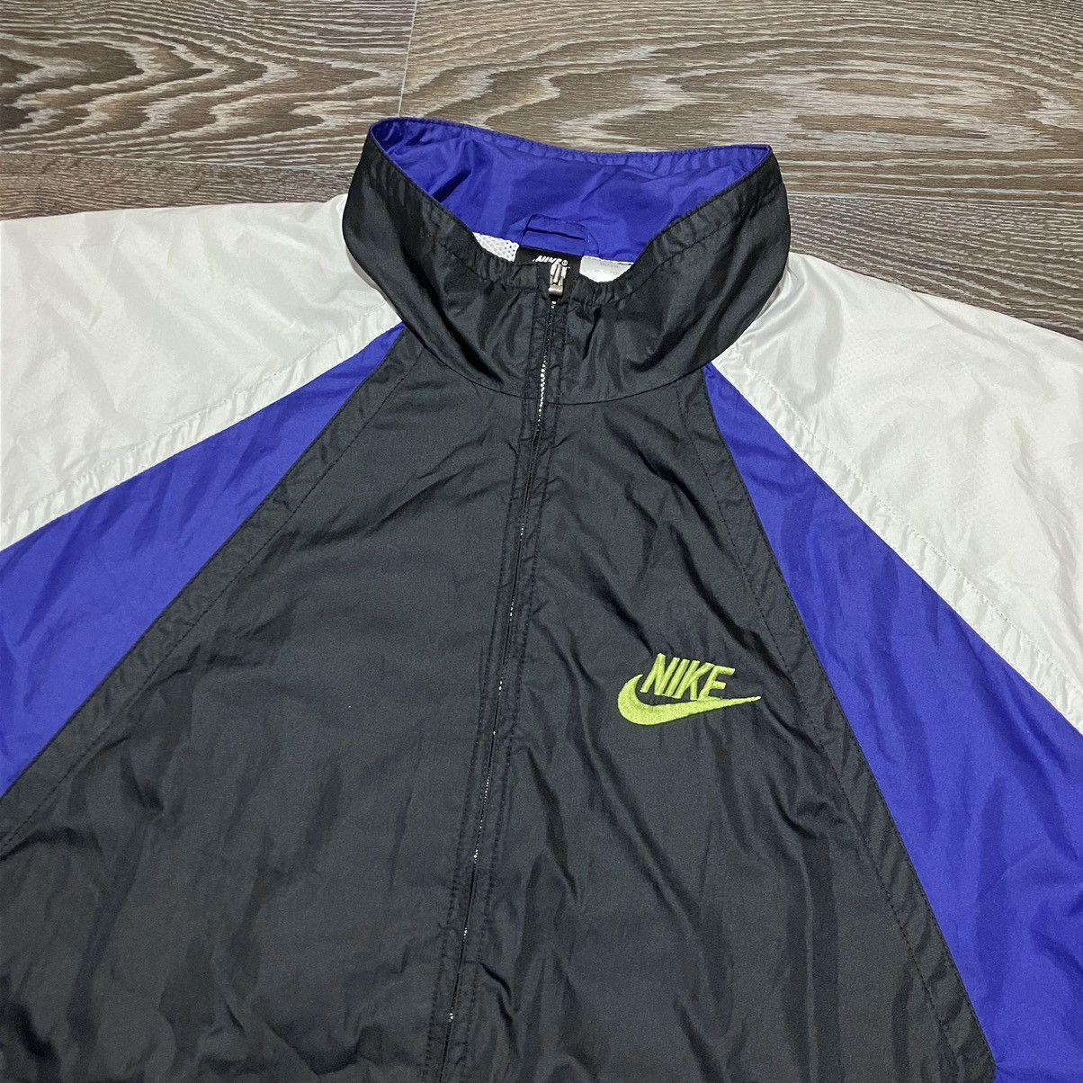 Nike Vintage 90s NIKE Geometry Nylon Oversized Track Jacket Size US L / EU 52-54 / 3 - 3 Thumbnail