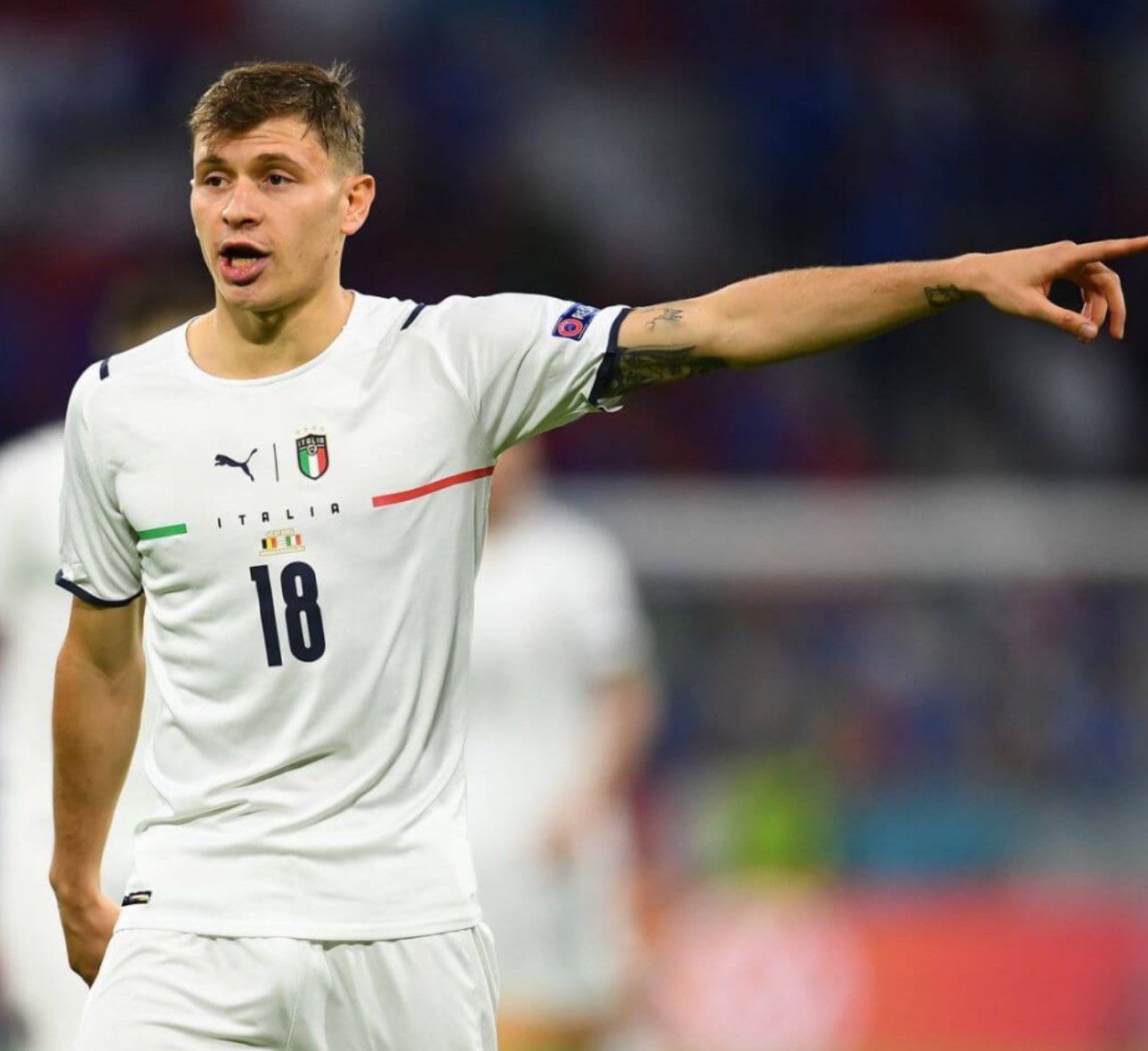 Puma Italy Euro2020 away shirt #18 Barella Size US XL / EU 56 / 4 - 10 Thumbnail