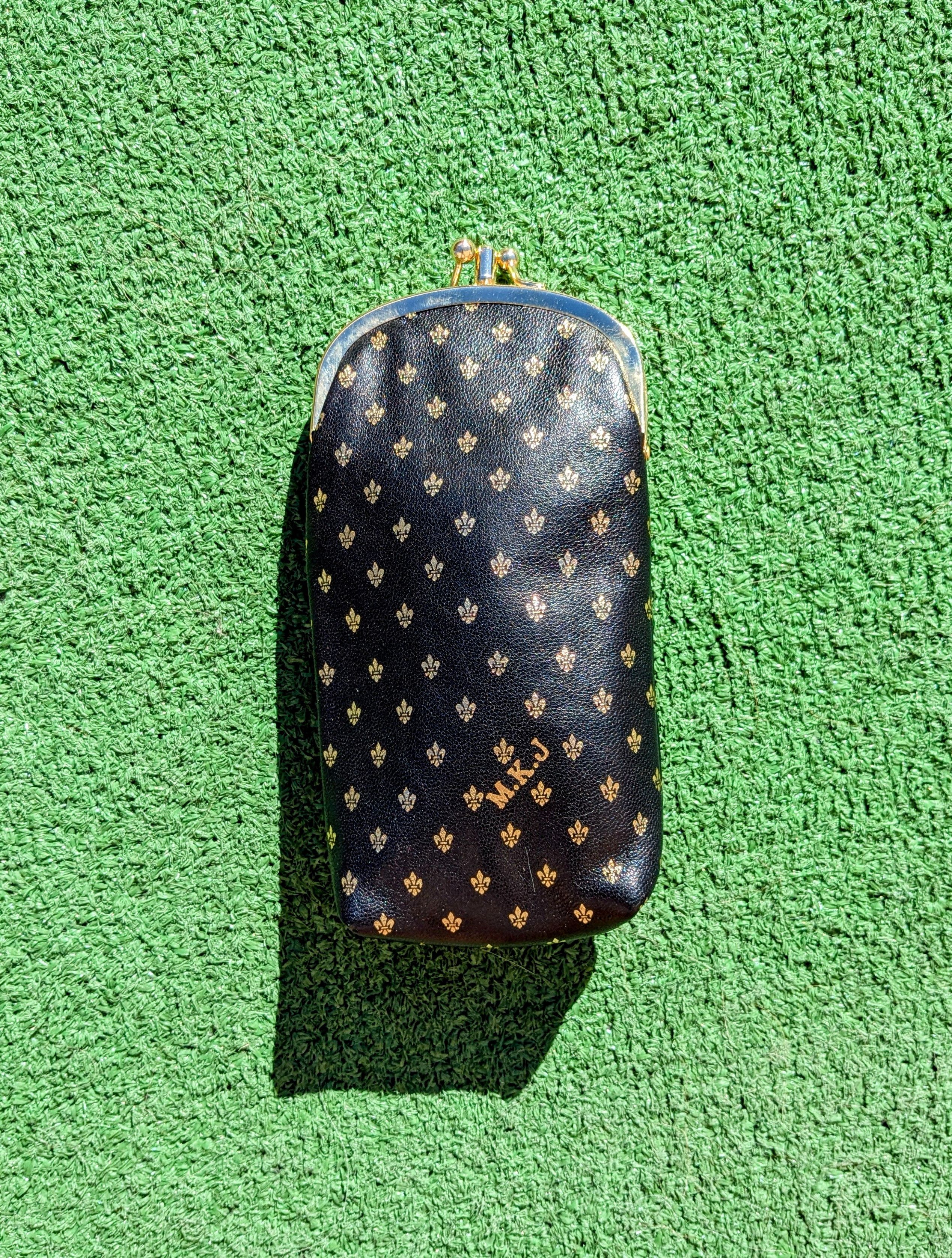 Vintage 1960s Vintage Fleur De Lis Pattern Leather Coin Purse/Clutch Size ONE SIZE - 5 Thumbnail