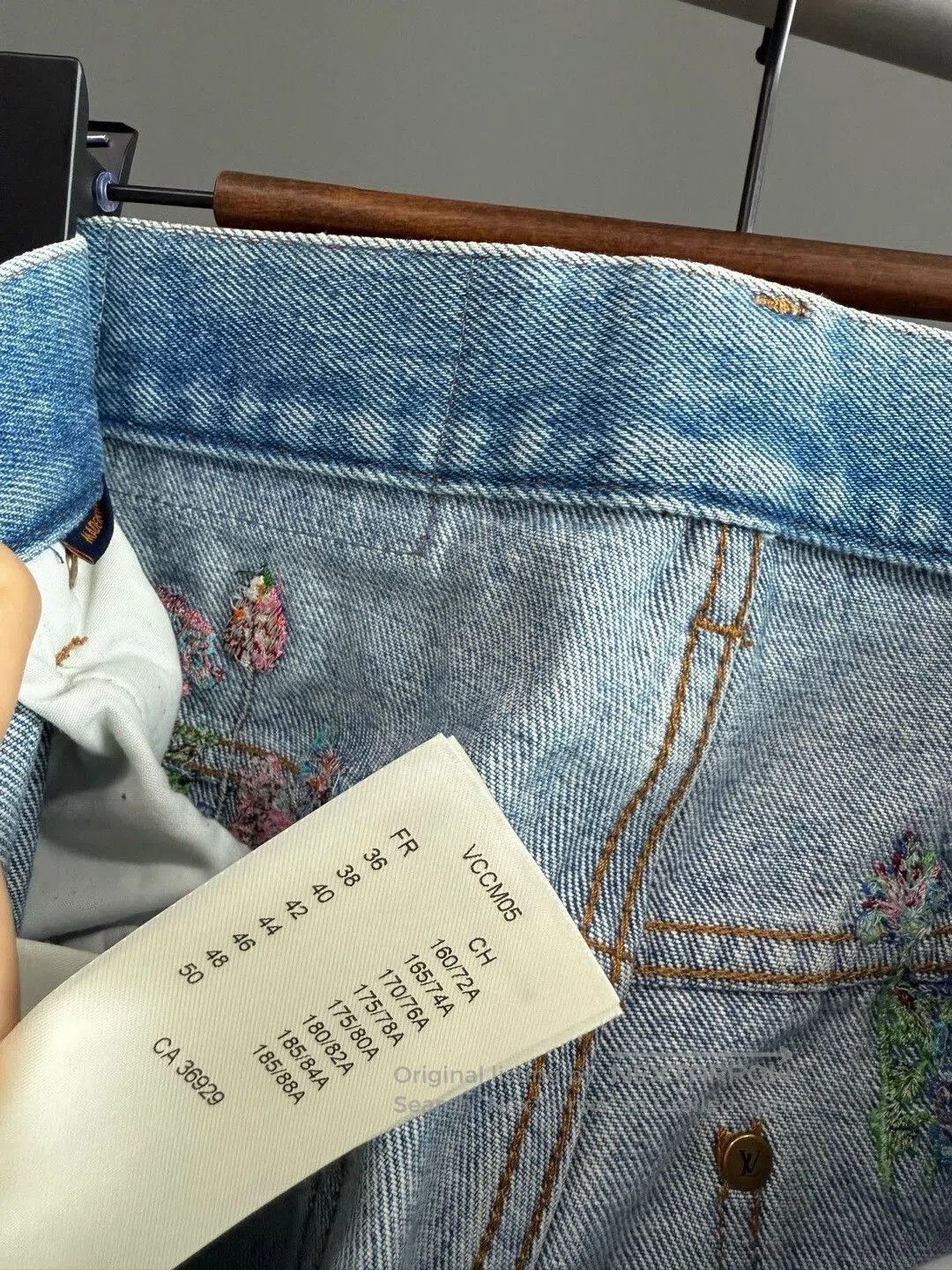 Other Louis Vuitton Floral Embroidery Jeans. Size 28" / US 6 / IT 42 - 8 Thumbnail
