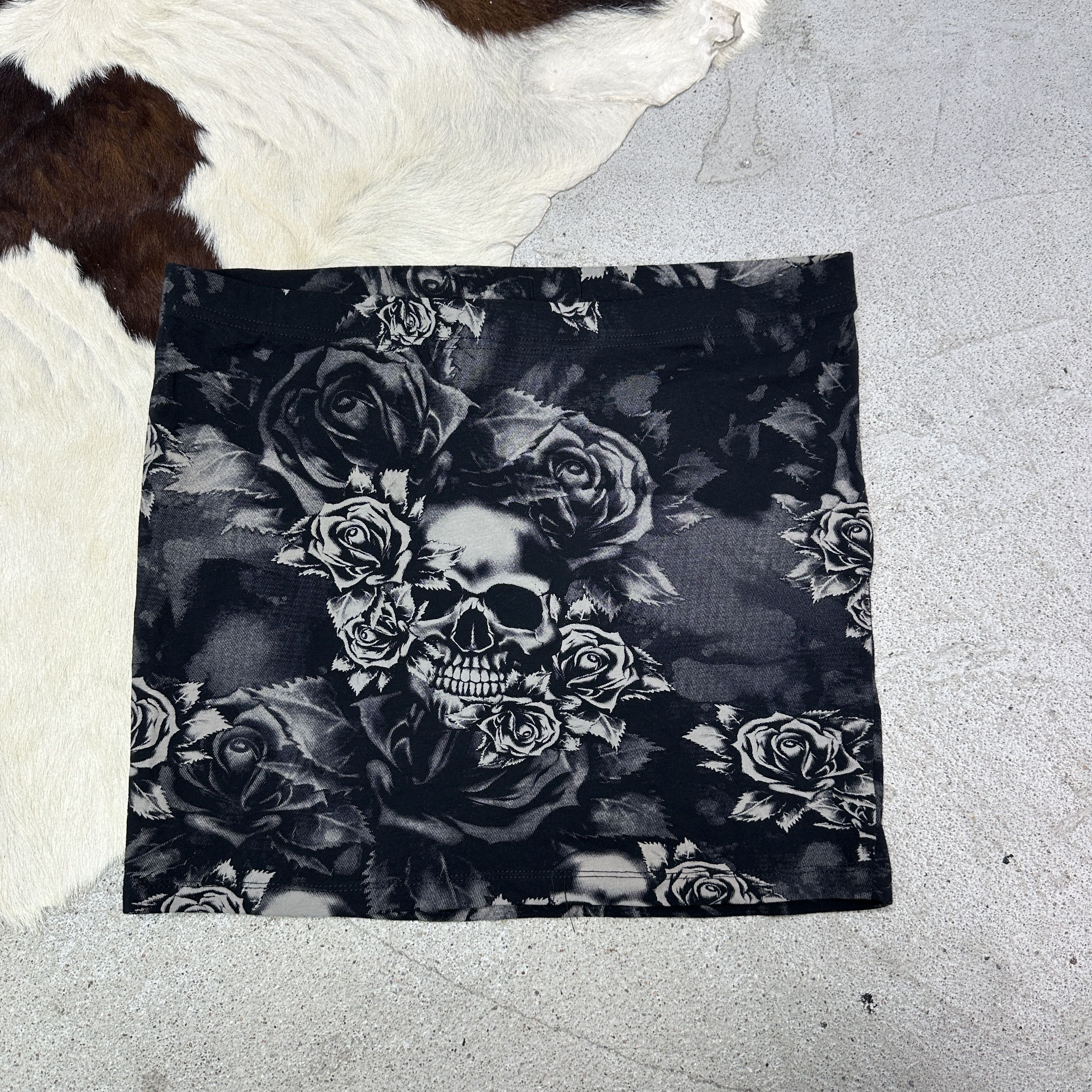Vintage Vintage Avant Garde Opium Skull Print Skirt/Top Tube Y2K Size 28" / US 6 / IT 42 - 6 Thumbnail