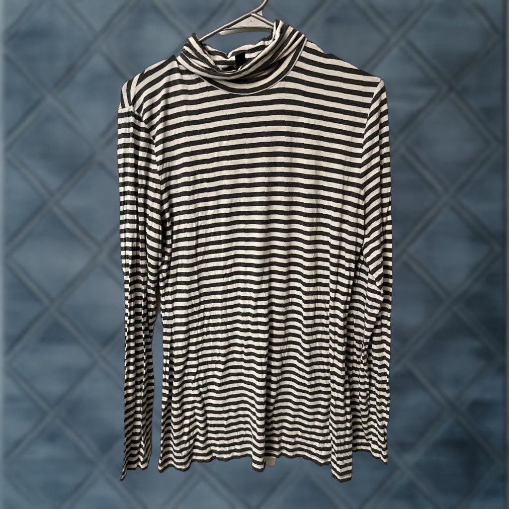 Banana Republic VINTAGE Banana Republic Sweater, Lightweight White W Gray Stripe Large Size L / US 10 / IT 46 - 1 Thumbnail
