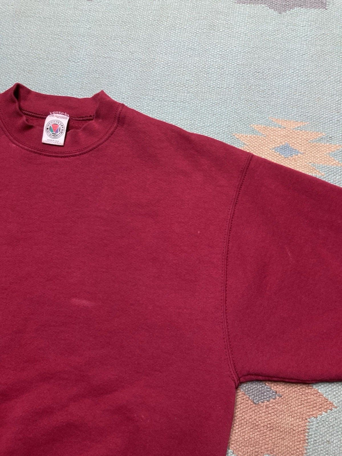 Vintage Vintage 90s sweatshirt munsingwear blank maroon soft large Size US L / EU 52-54 / 3 - 4 Thumbnail