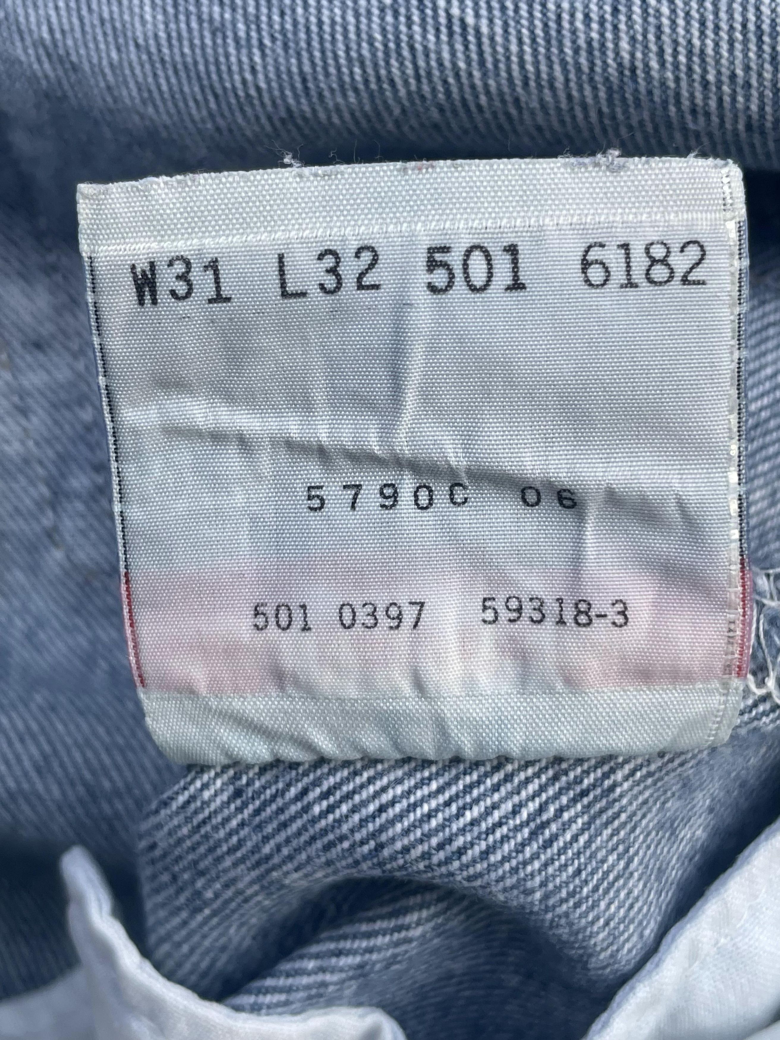 Levi's Vintage 1997 Levis 501 e Faded Distresed Denim Size US 31 - 8 Thumbnail