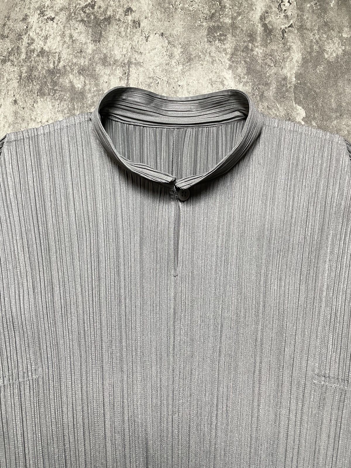 Pleats Please Issey Miyake FREE TAX 🩷 Pleats Please Pleated Button Neck SS Cut And Sewn Size M / US 6-8 / IT 42-44 - 4 Thumbnail