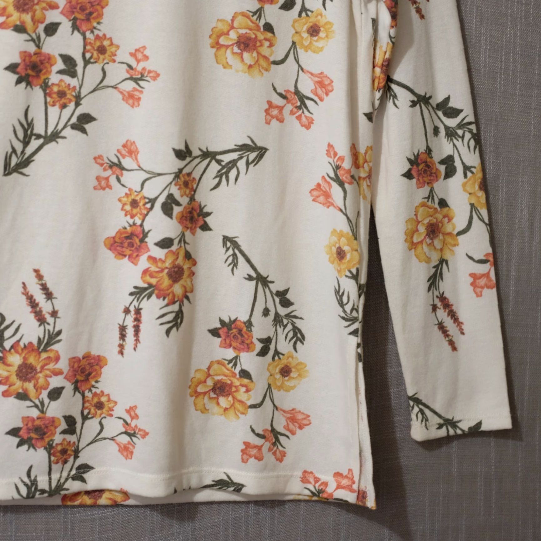 Vintage **Angels Forever Young Floral Women's Pullover Sweatshirt S** User: Vintage Angels Forever Young Floral Women's Pullover Sweatshirt S Size S / US 4 / IT 40 - 4 Thumbnail