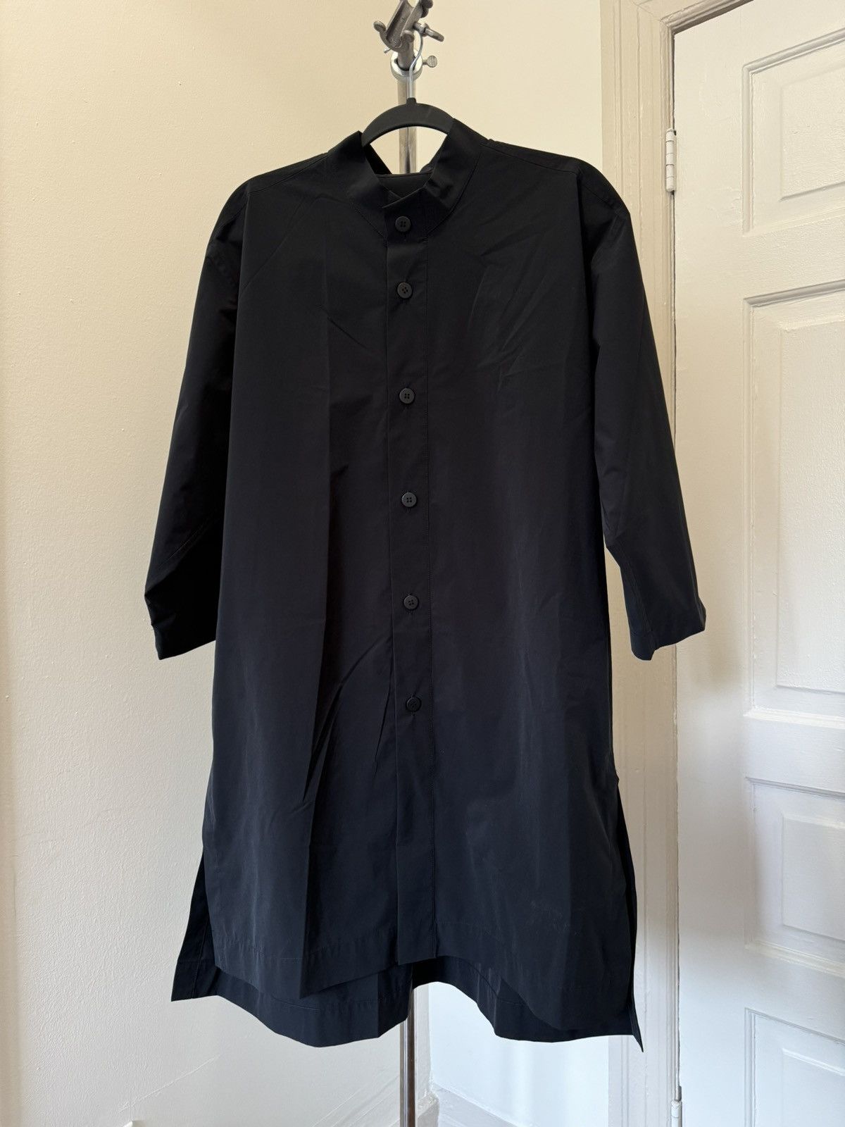 Homme Plisse Issey Miyake Homme Plissé stretch button down Size US L / EU 52-54 / 3 - 1 Thumbnail