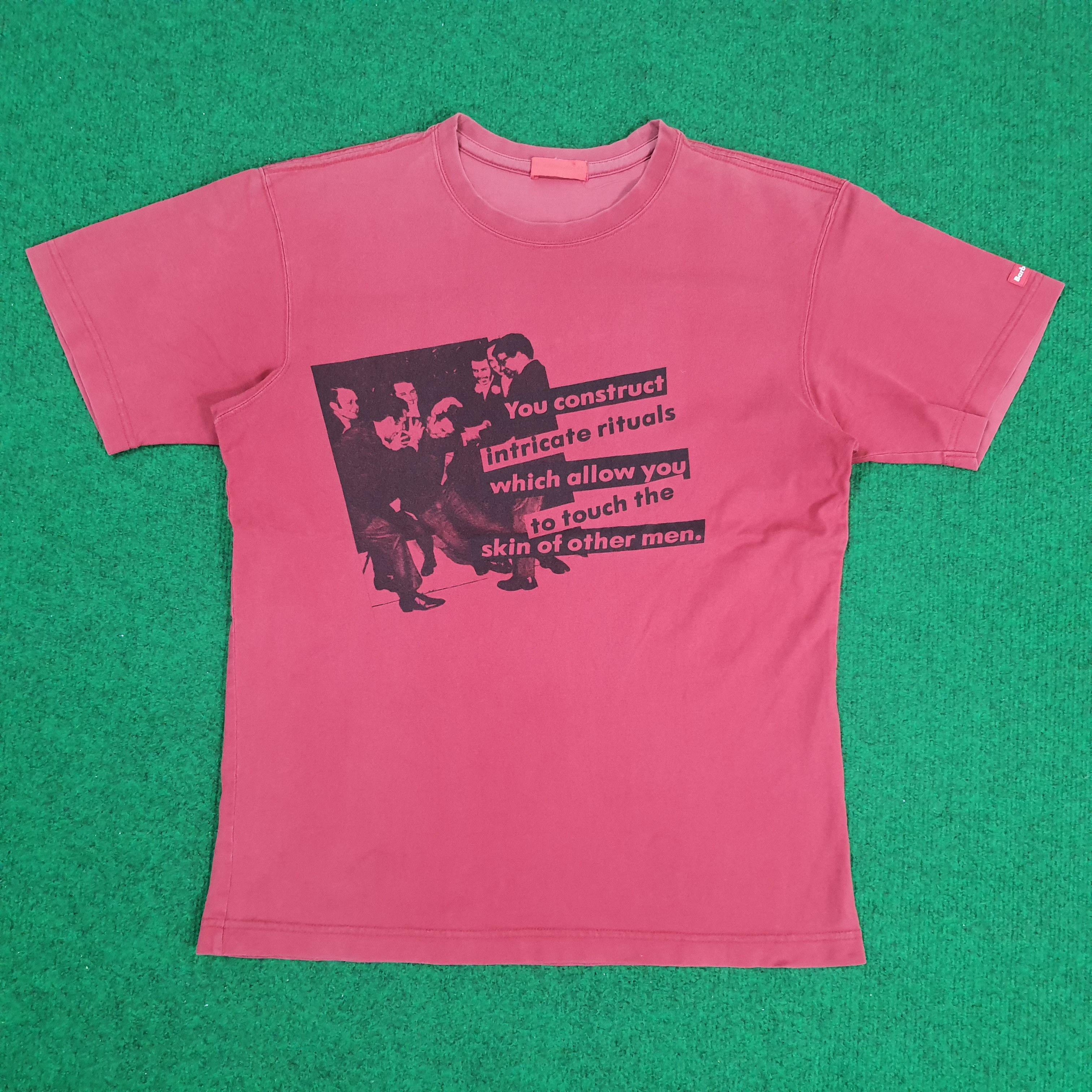 Barbara Kruger × Vintage Vintage Barbara Kruger Streetwear Tshirt Size US S / EU 44-46 / 1 - 1 Thumbnail