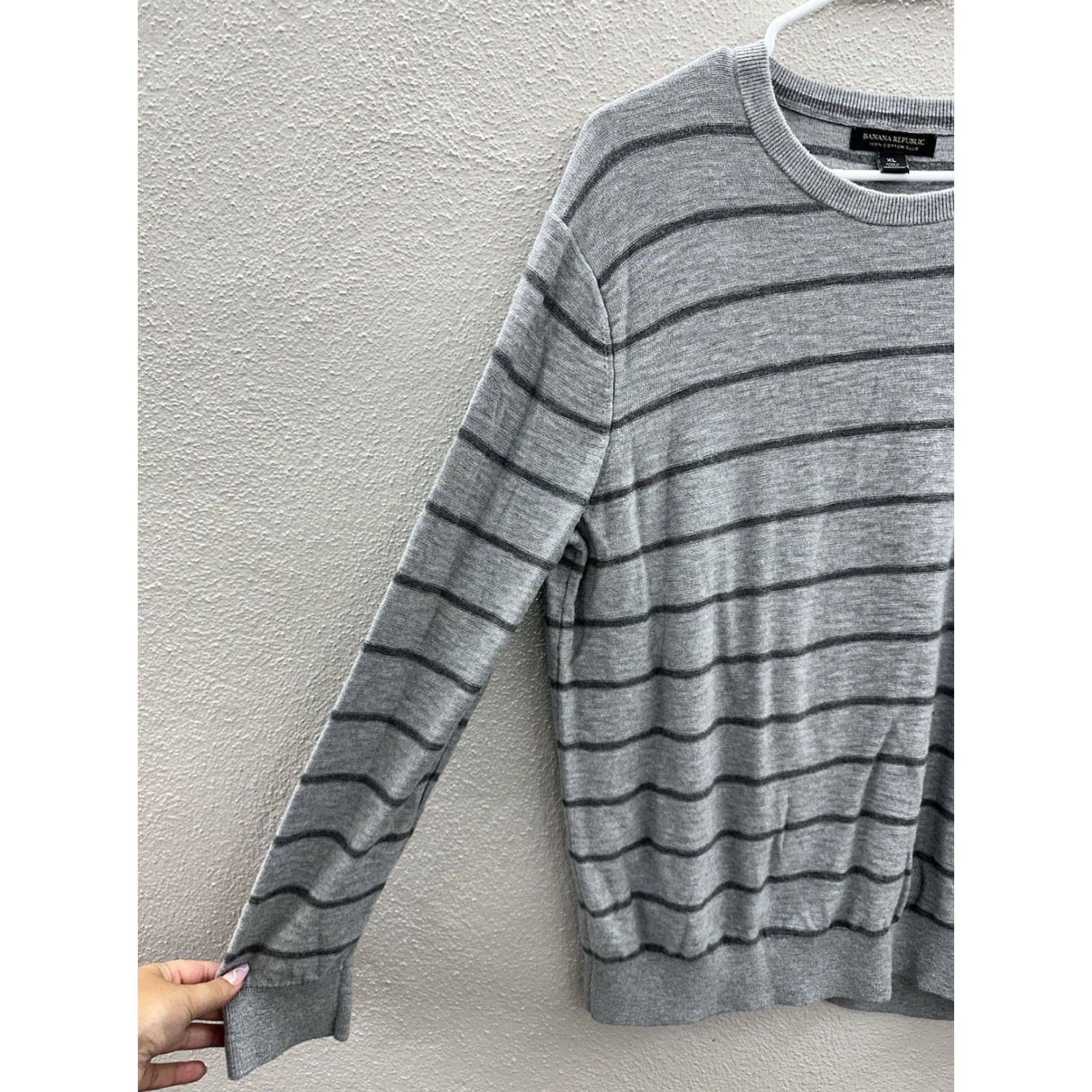 Banana Republic Banana Republic Mens Sweater XL Gray Striped Round Neck Cotton Slub Pullover Knit Regular Size US XL / EU 56 / 4 - 2 Thumbnail