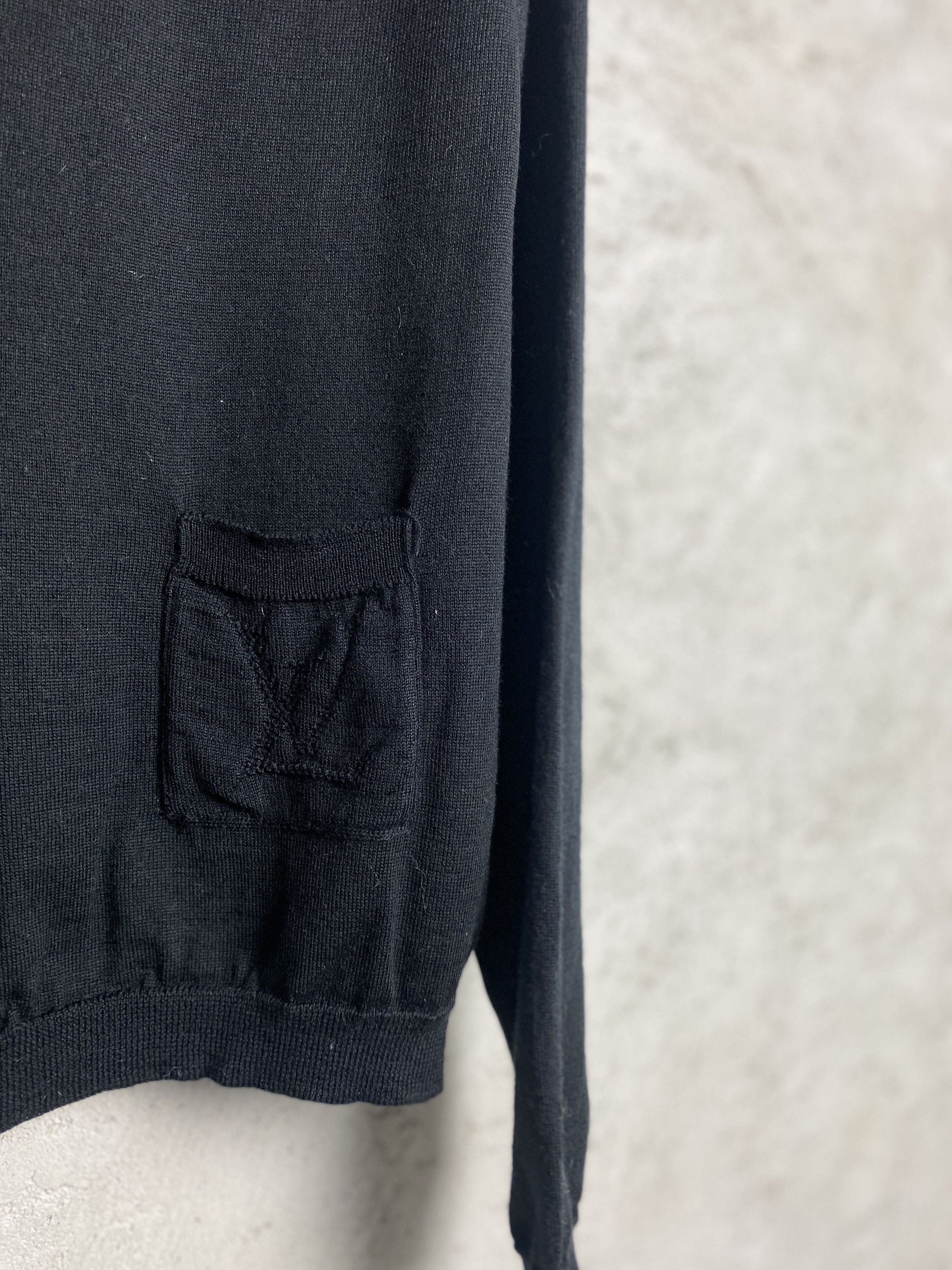 Louis Vuitton Louis Vuitton small logo sweater knitwear Size US S / EU 44-46 / 1 - 5 Thumbnail