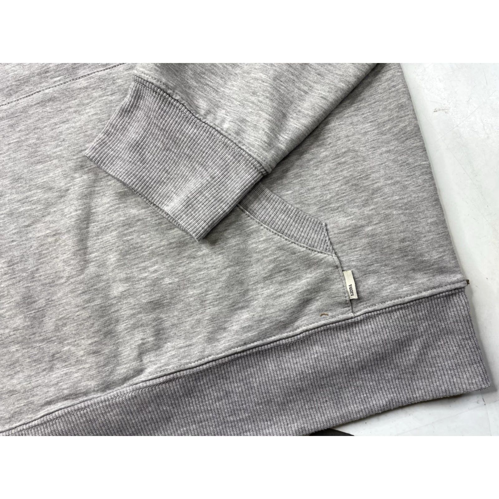 Vuori Vuori Hoodie Men M Pullover Dreamknit Soft Gray V254 Tight Fit Athletic Hooded Lightweight Logo Sleeves Long Knit Pattern Solid Vintage? Size US M / EU 48-50 / 2 - 2 Thumbnail