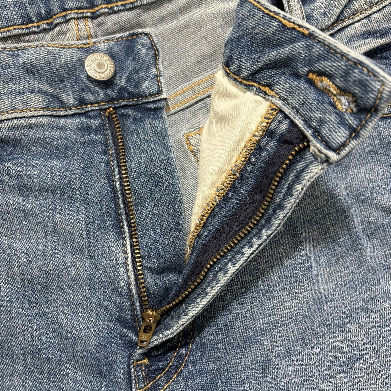 Old Navy Old Navy 20 High Rise Curvy O.G. Straight Ripped Jeans Size 42" / US 20 - 6 Thumbnail