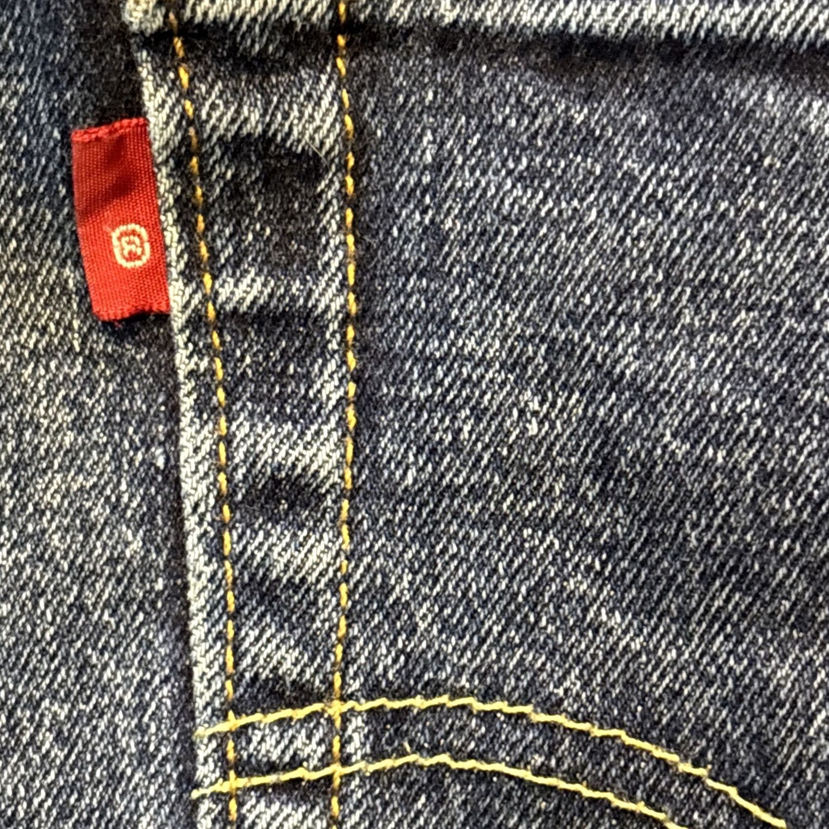 Levi's Levi's 501 Jeans Button Fly Size 36x32 Mens Straight Med Wash Red Tag Vintage? No Size US 36 / EU 52 - 4 Thumbnail