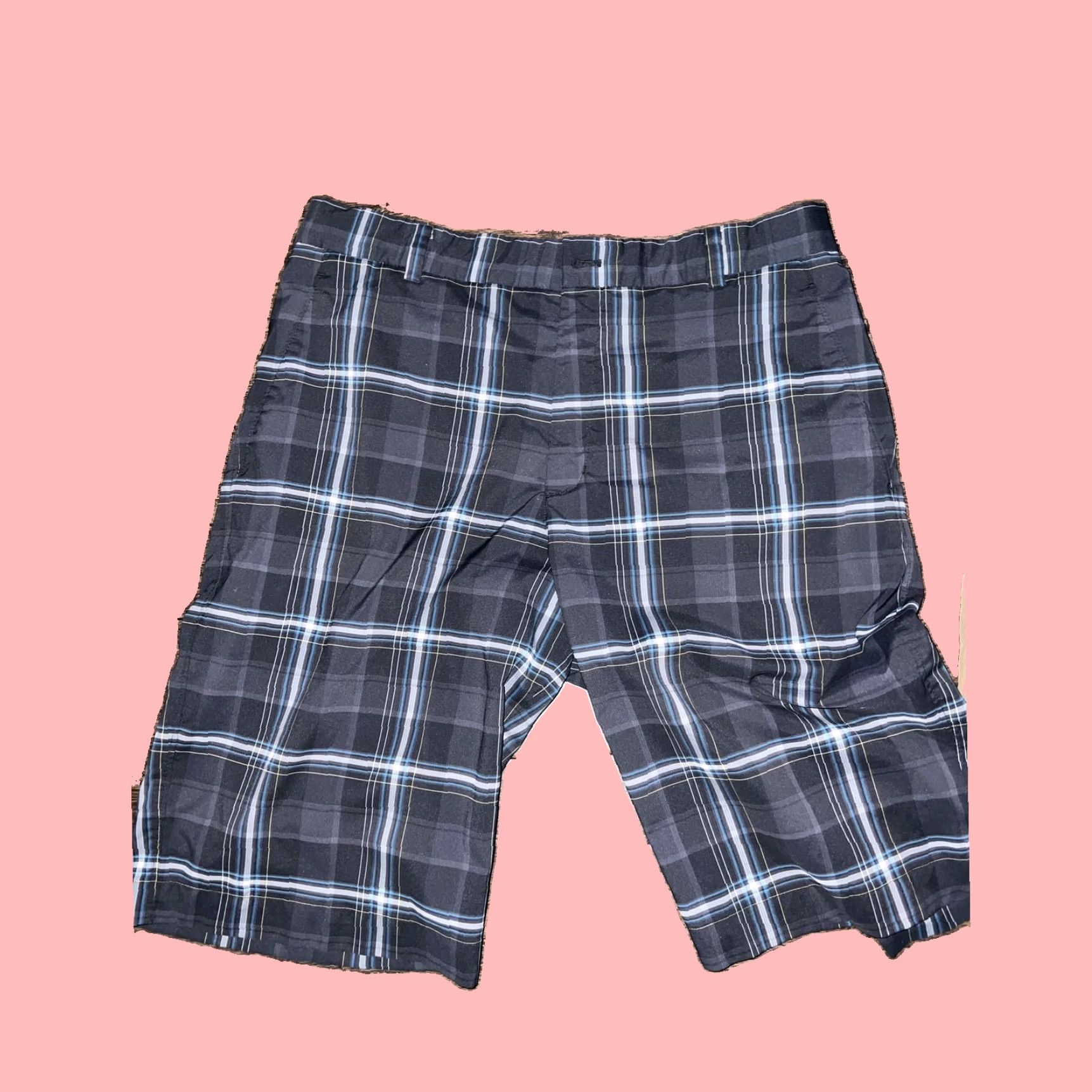 Nike Three Pack of High Quality Men's Shorts from Renowned Brands Nike, Tommy Bahama, and J. Crew in Size 33 Size US 33 - 4 Thumbnail