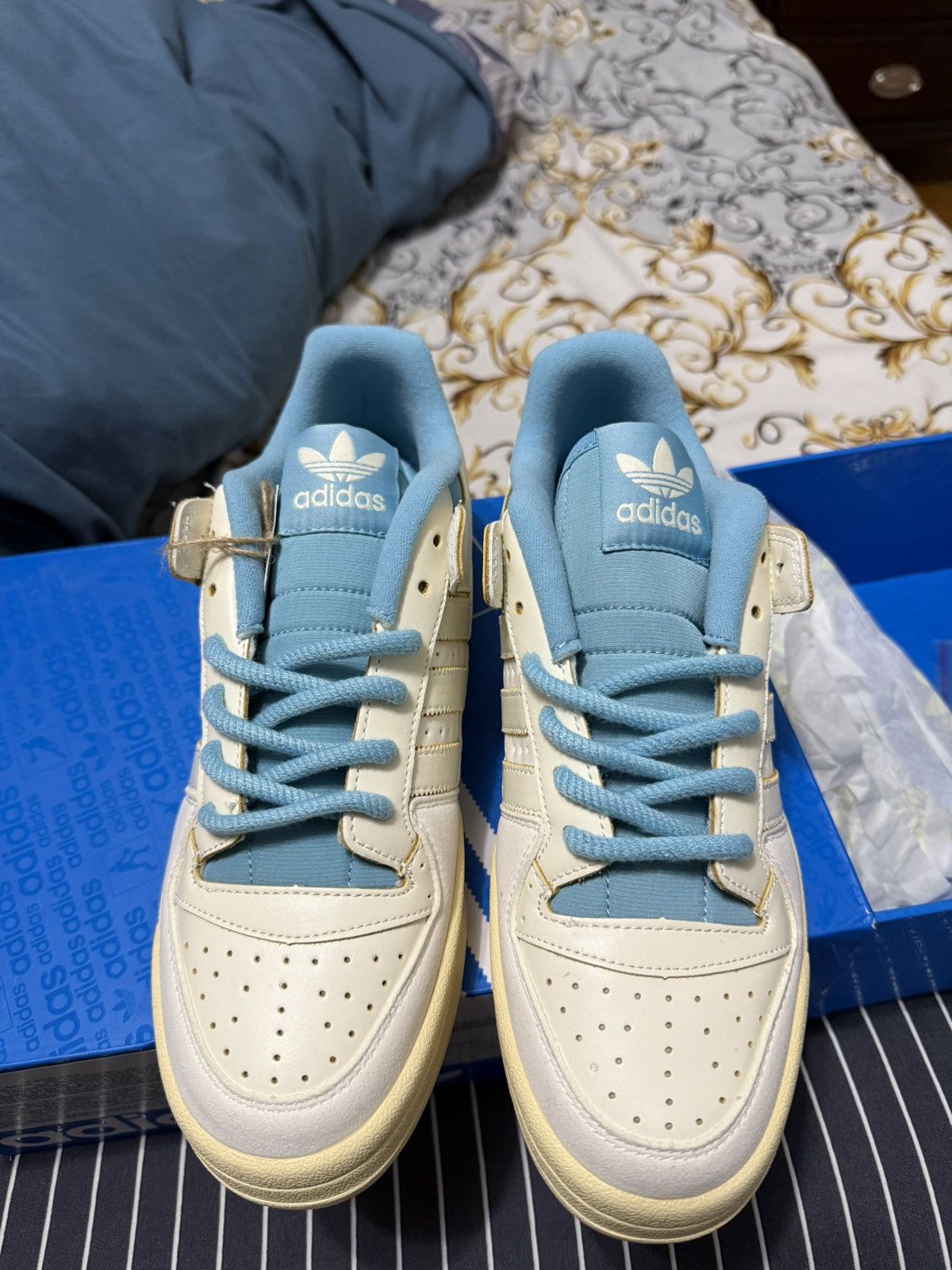 Adidas BLUE WHITE ADIDAS Size US 8 / EU 41 - 2 Thumbnail
