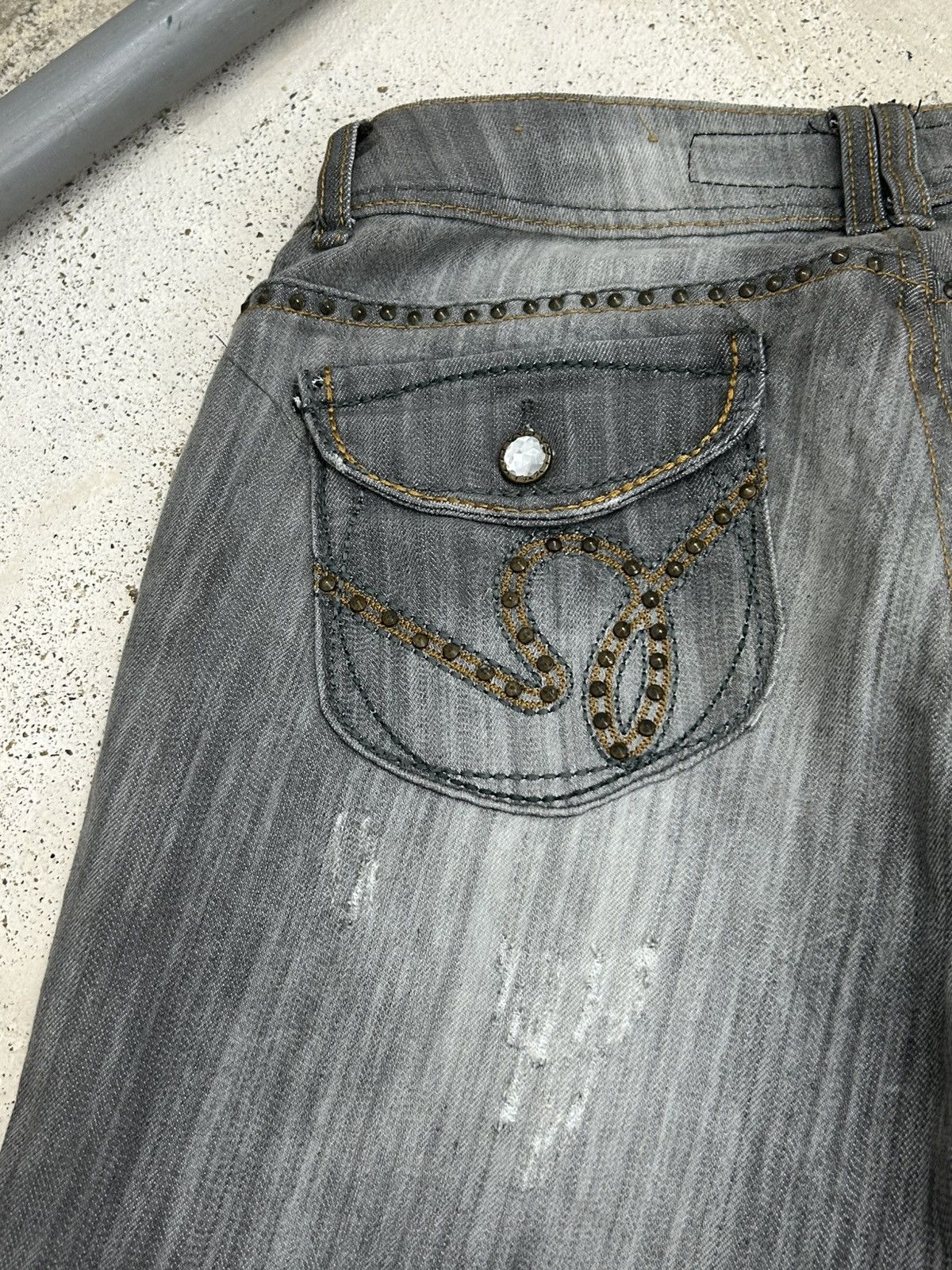 20471120 × Hysteric Glamour × Japanese Brand Industrial Revolution Grey Washed Distressed Studded Button Size US 32 / EU 48 - 16 Thumbnail