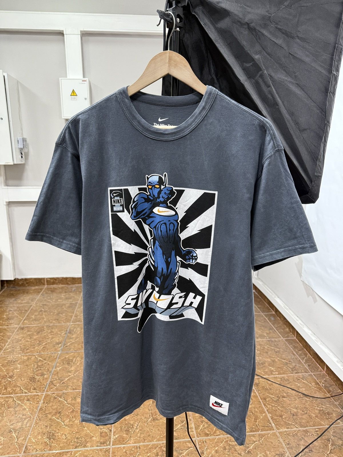 Nike 🇺🇸 Y2K Nike Swoosh Man Comics T-Shirt Rare Retro Size US M / EU 48-50 / 2 - 1 Thumbnail
