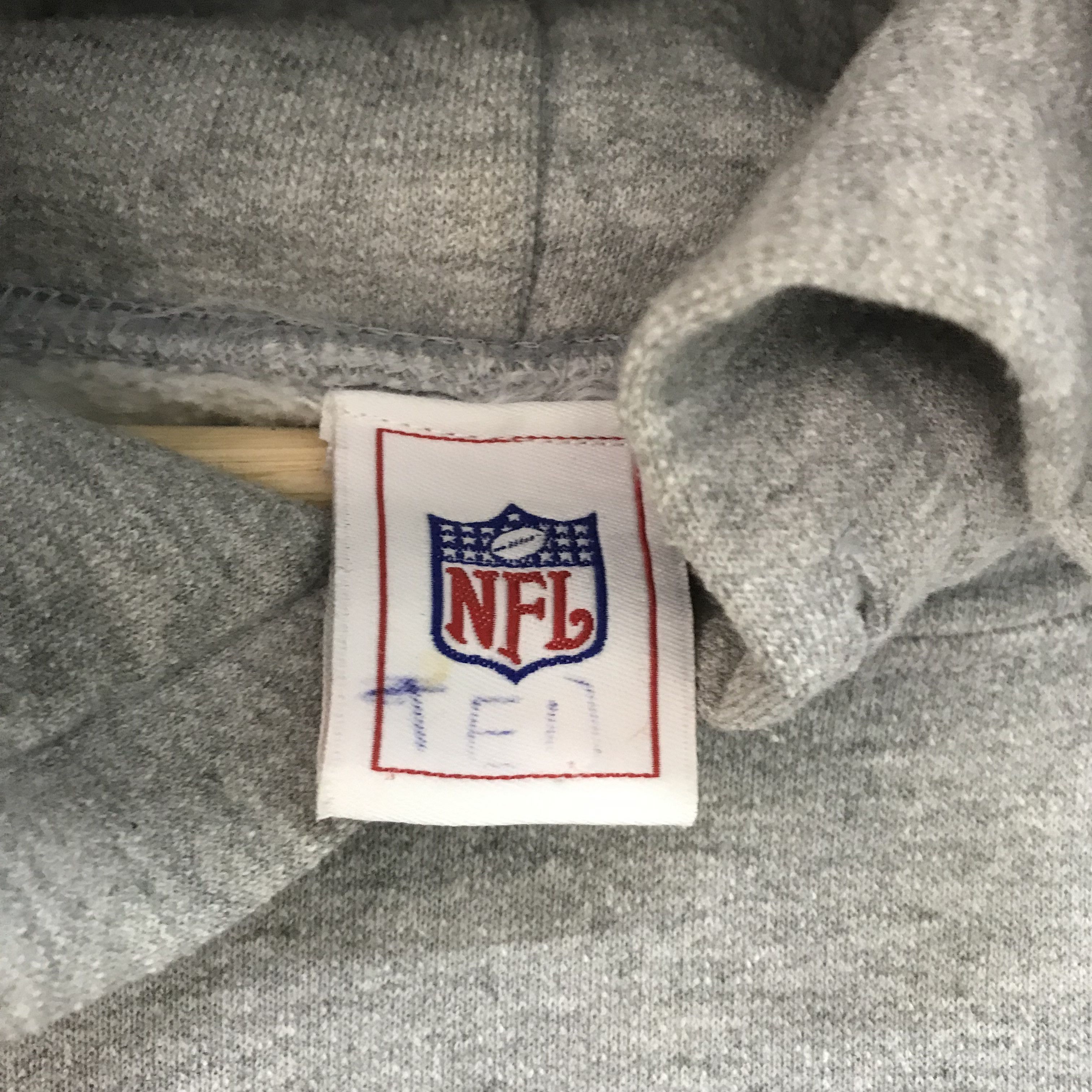 Vintage Vintage New England Patriots Football - 144 Size US M / EU 48-50 / 2 - 5 Thumbnail