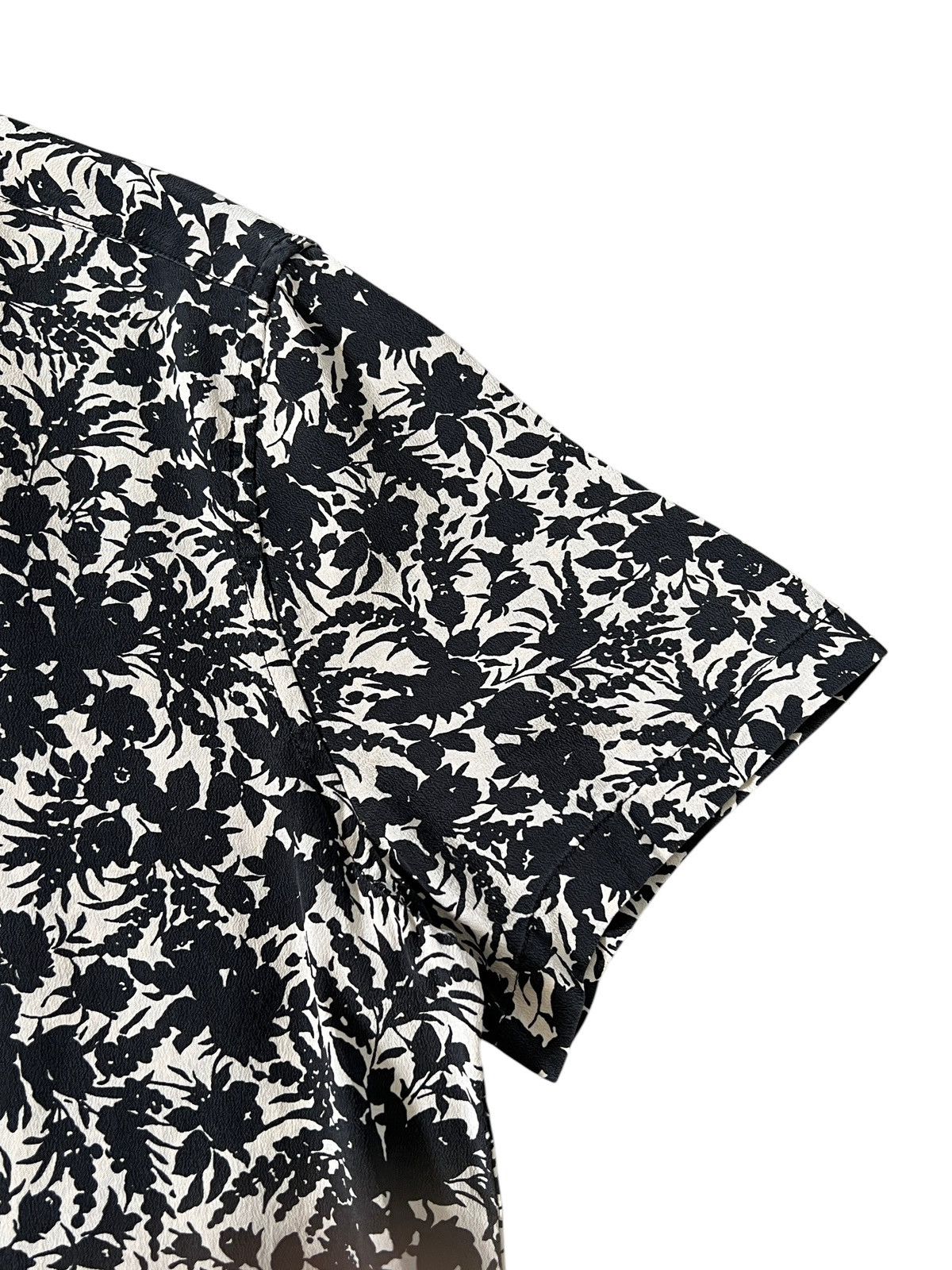 Hedi Slimane × Saint Laurent Paris Saint Laurent Paris Silk Floral Button Shirt Size US S / EU 44-46 / 1 - 10 Thumbnail