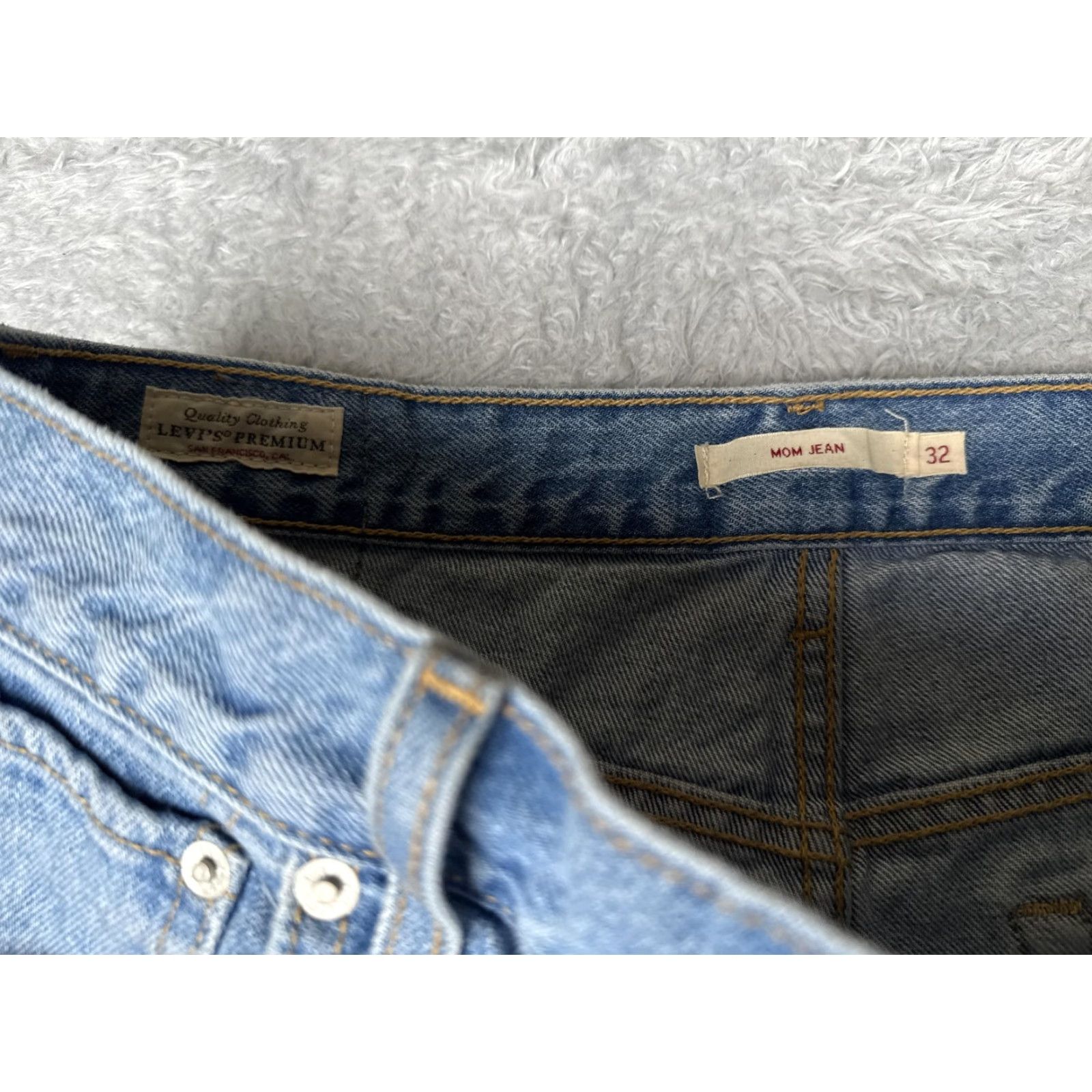 Levi's Levis Premium Jeans Womens 32x27 Blue Mom Jean High Rise Straight Leg Raw Hem Size 24" / US 00 / IT 34 - 6 Thumbnail