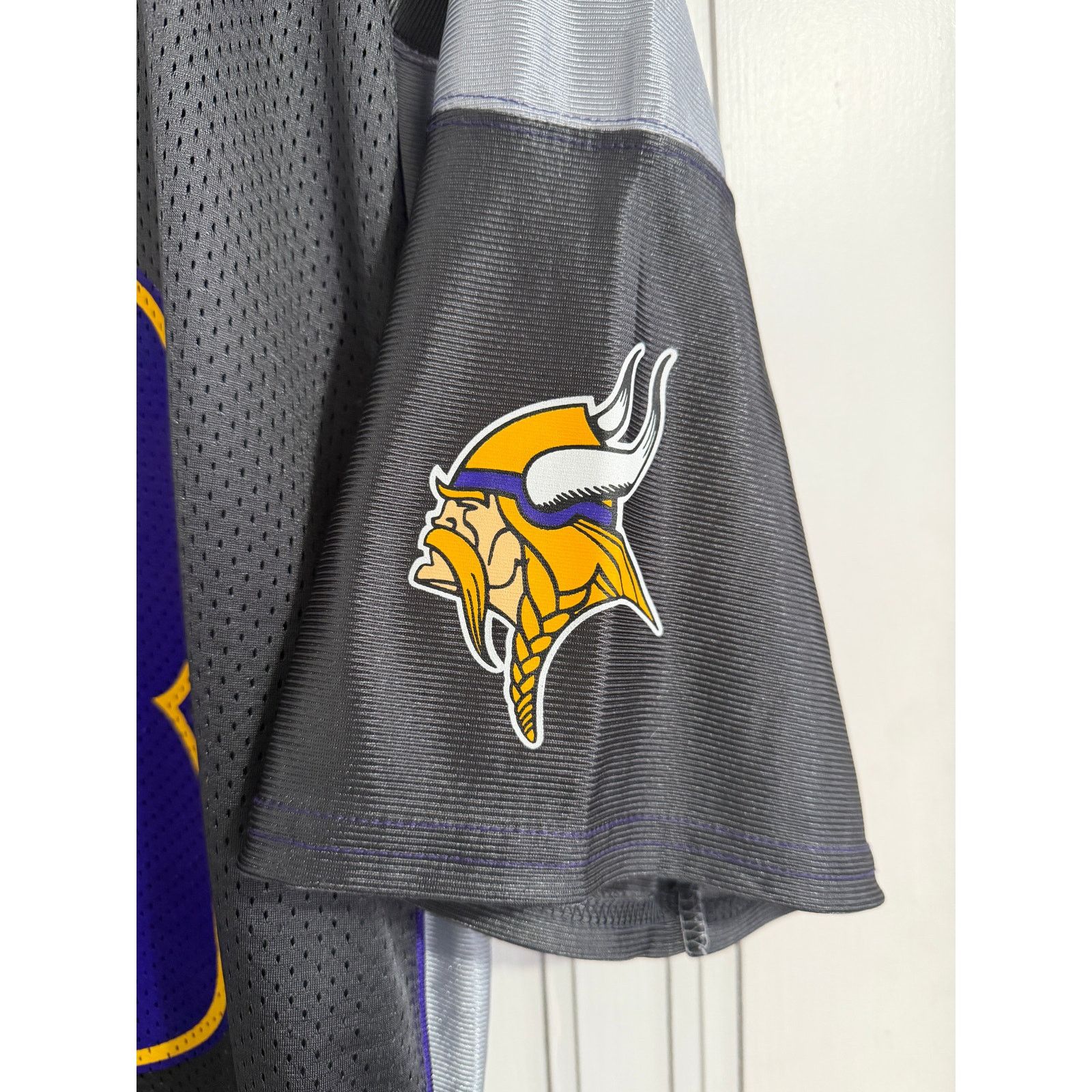 NFL Adrian Peterson Minnesota Vikings Gray Football Jersey Sz L Size US L / EU 52-54 / 3 - 7 Thumbnail