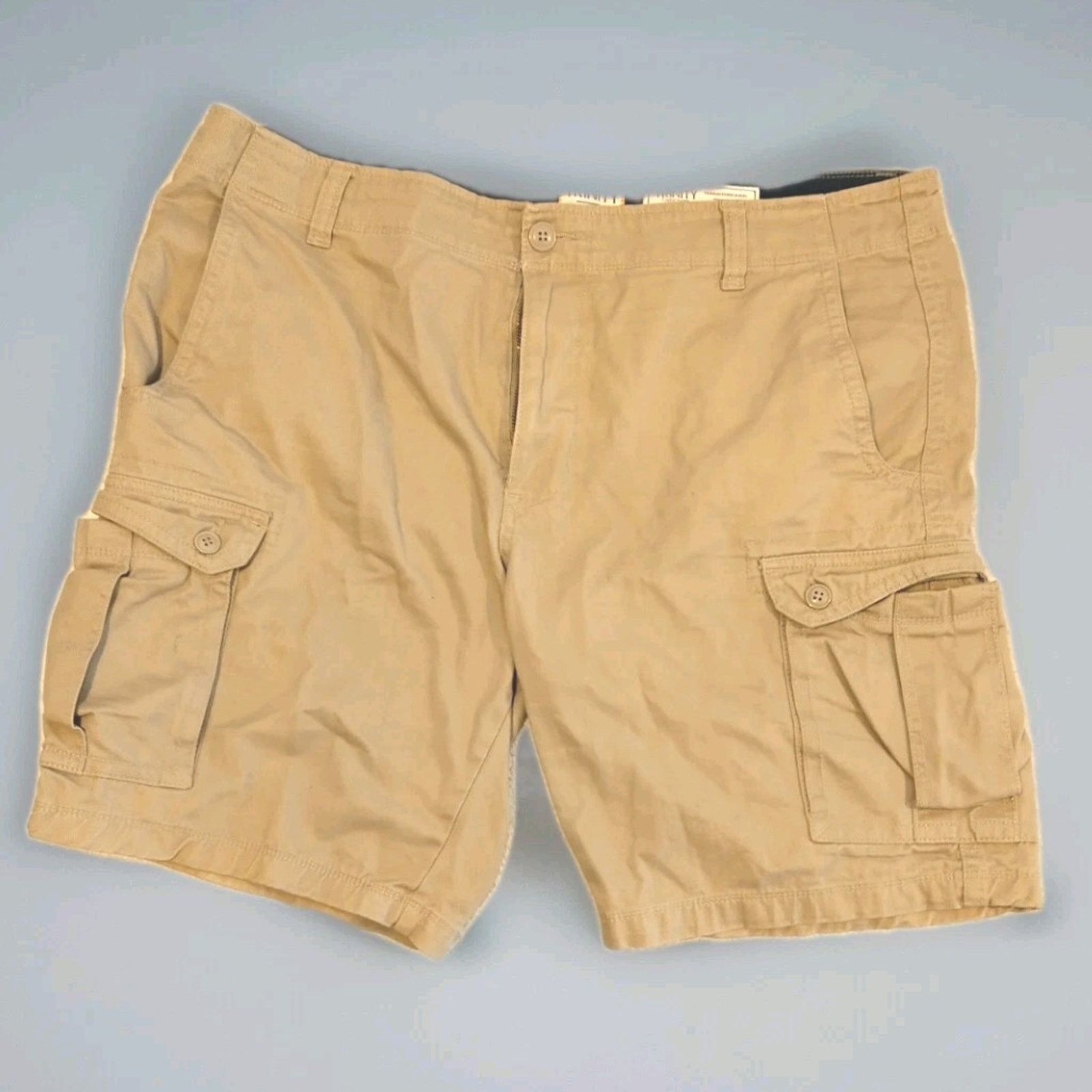Trinity The Label TRINITY Cargo Shorts For Active Men In Khaki Size 40 used Size US 40 / EU 56 - 1 Thumbnail