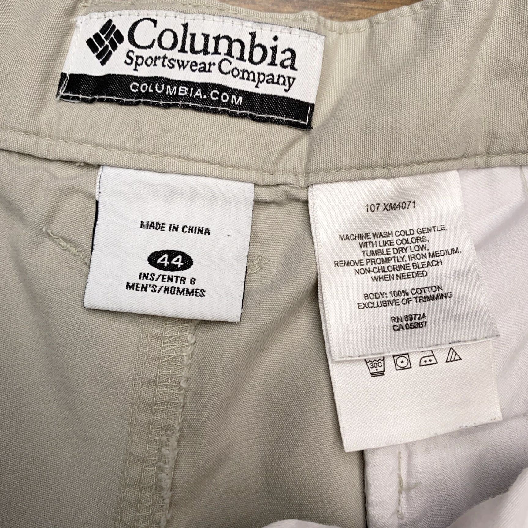 Vintage Columbia Cargo Shorts Mens 44 Beige Hiking Outdoor Casual Shorts Cargo Pocket Regular 100% Cotton Beige Mens Size US 44 / EU 60 - 3 Thumbnail