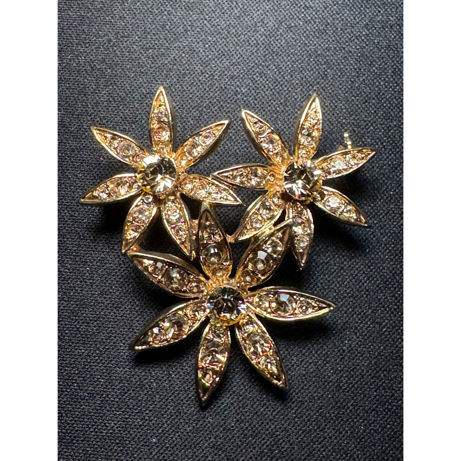 Liz Claiborne Rhinestone Floral Gold Tone Liz Claiborne Brooch Size ONE SIZE - 2 Thumbnail