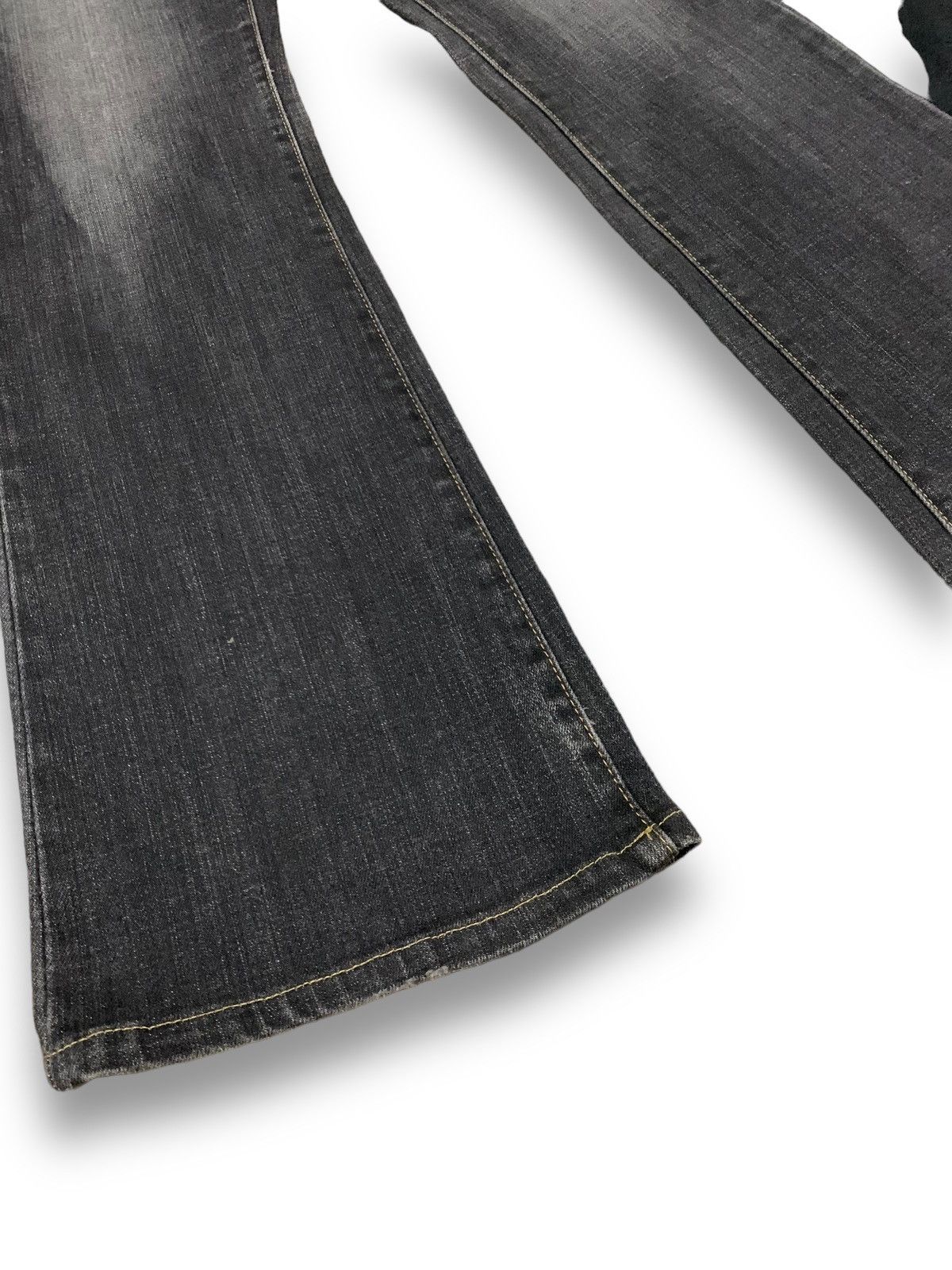 Uniqlo Vintage Y2K Uniqlo Faded Washed Flare Bell Bottom Jeans Size US 28 / EU 44 - 8 Thumbnail