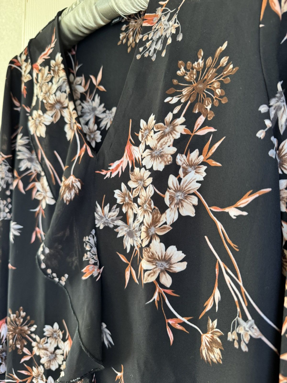 Vintage Roz & Ali women’s XS floral black romantic one sided ruffle Size XS / US 0-2 / IT 36-38 - 7 Thumbnail
