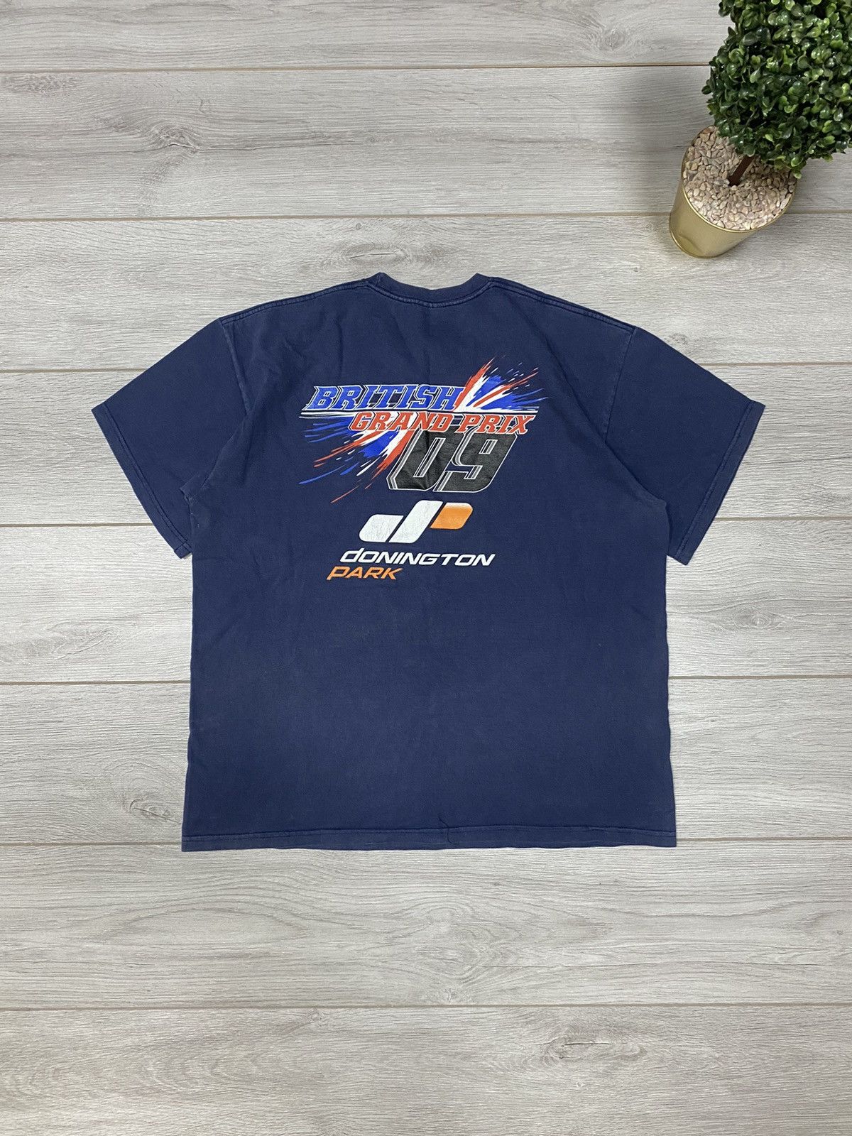 Vintage British Grant Prix vintage graphic t-shirt Size US XL / EU 56 / 4 - 2 Thumbnail