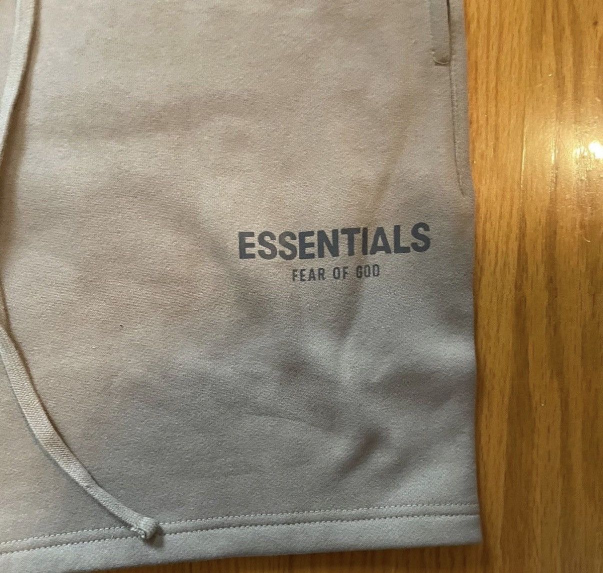 Essentials Fear of God Essentials Shorts Moss Medium Size US 32 / EU 48 - 3 Thumbnail
