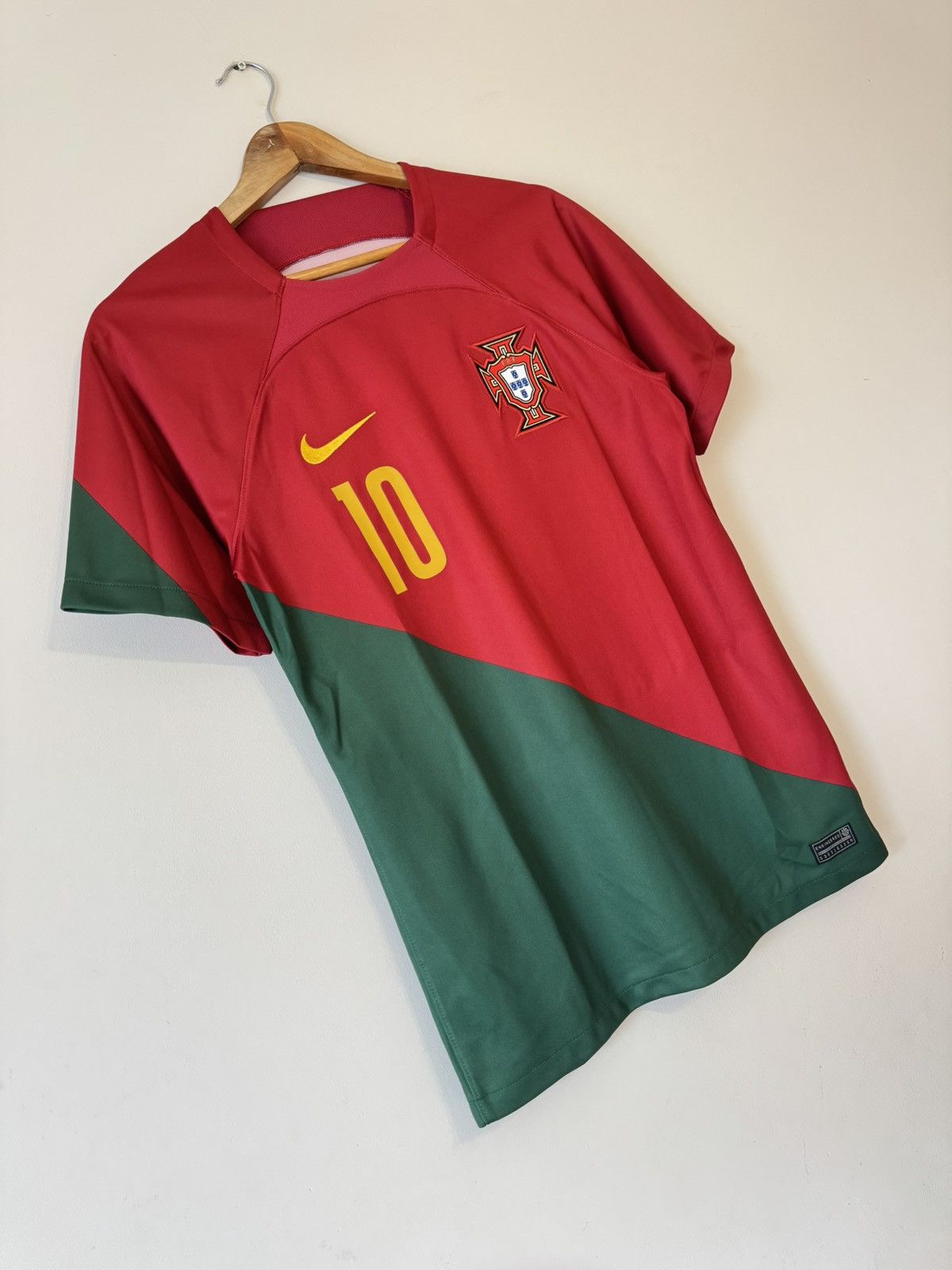 Nike Bernardo #10 Portugal 2022-2023 Home Soccer Jersey Shirt Kit Size US S / EU 44-46 / 1 - 7 Thumbnail